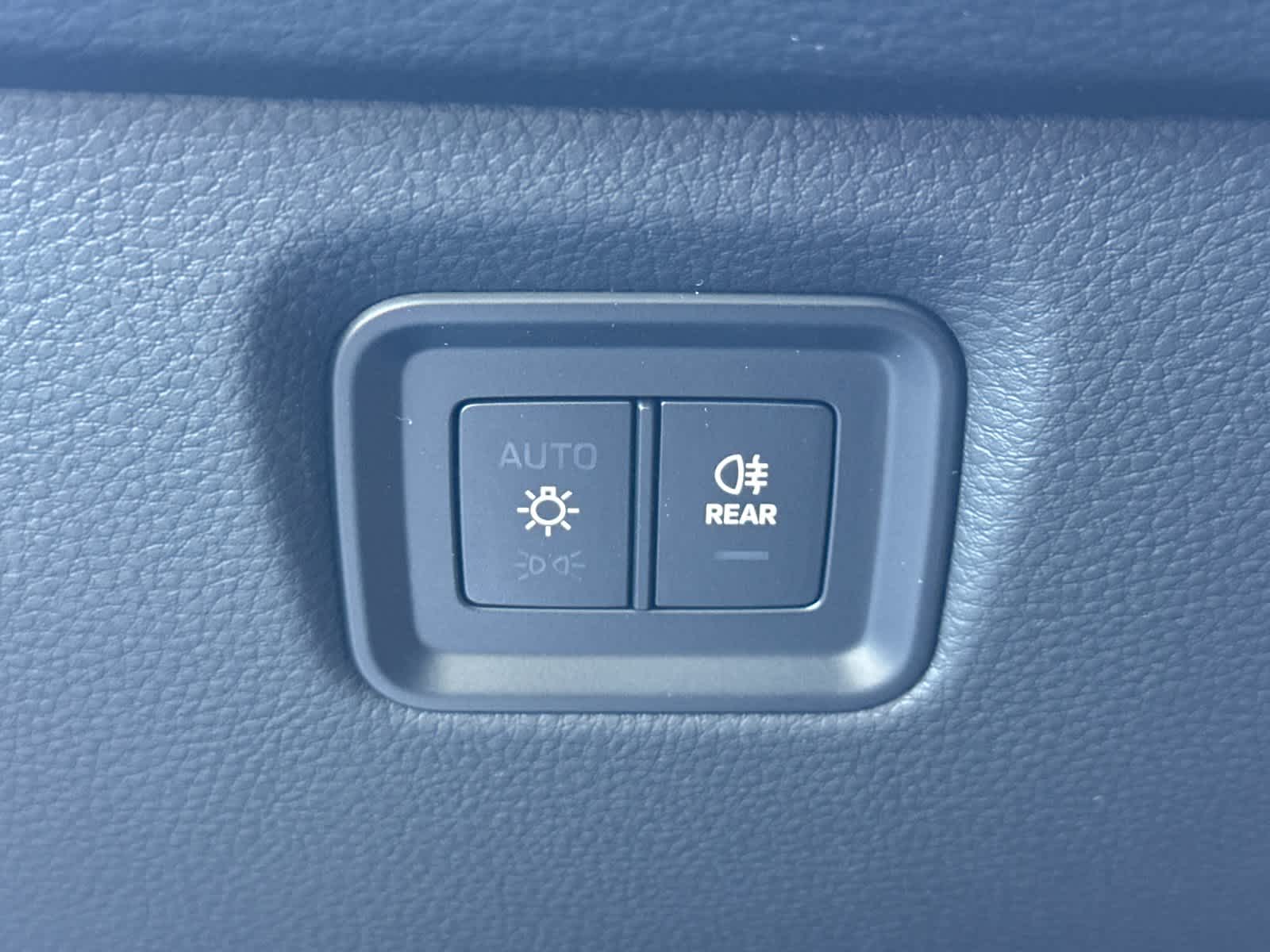 Thumbnail: 2026 Porsche Cayenne - 30