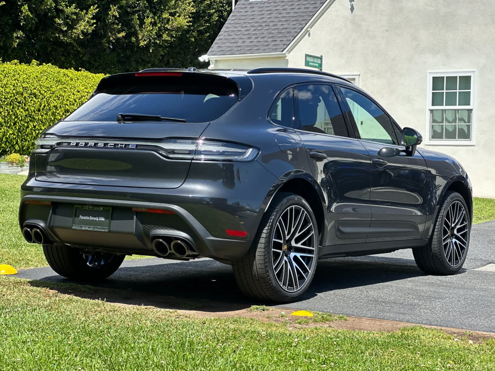 Thumbnail: 2026 Porsche Macan - 8