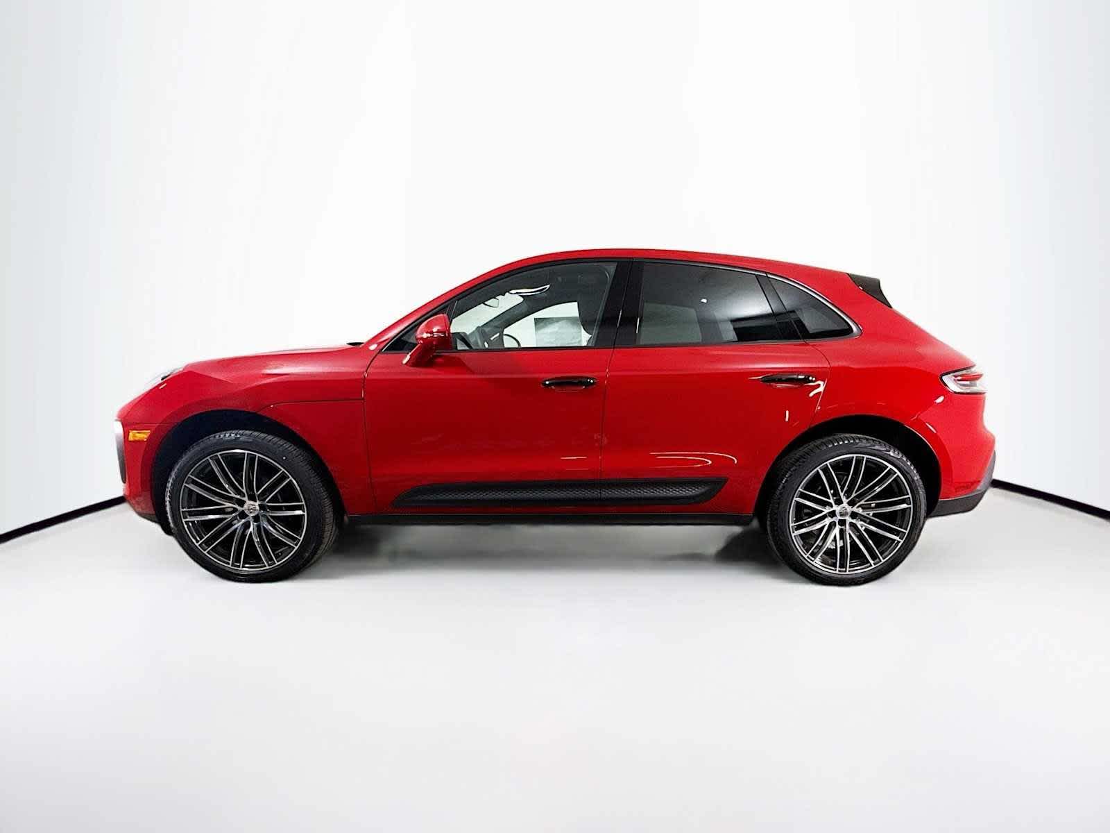Thumbnail: 2025 Porsche Macan - 2