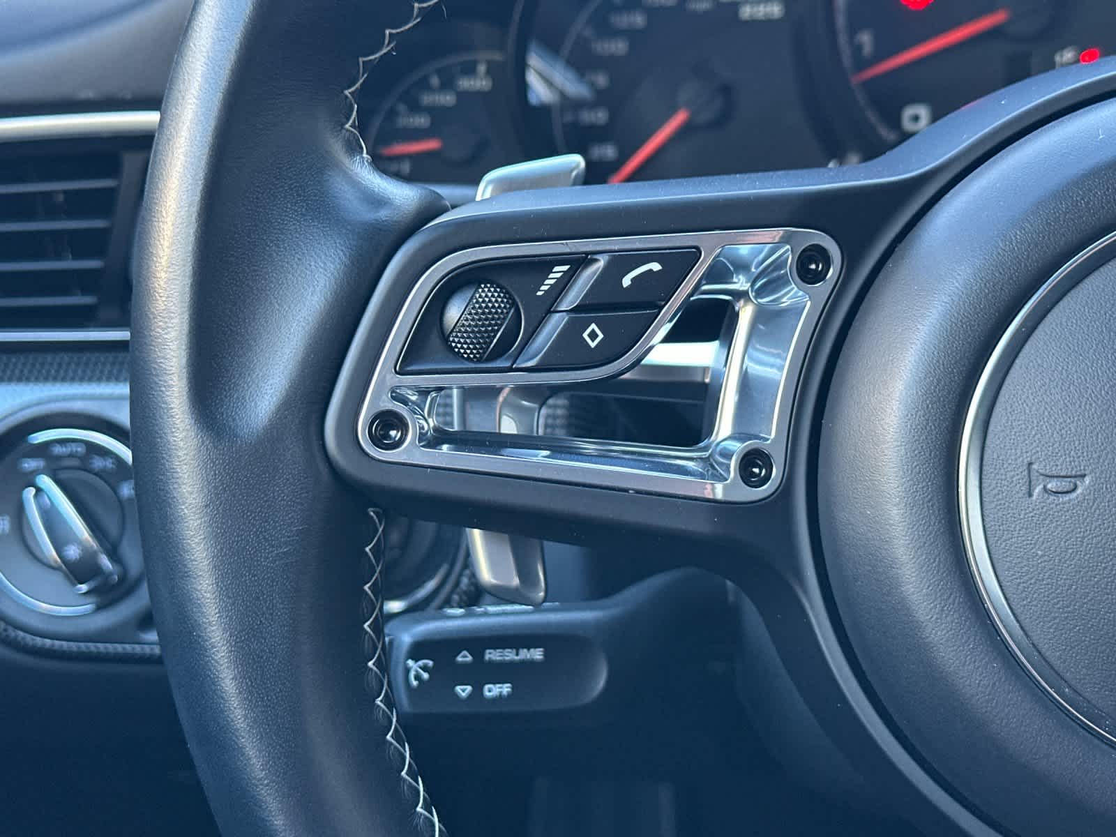 Thumbnail: 2019 Porsche 911 - 23