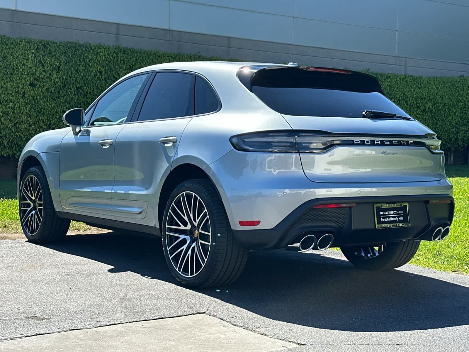 Thumbnail: 2026 Porsche Macan - 3