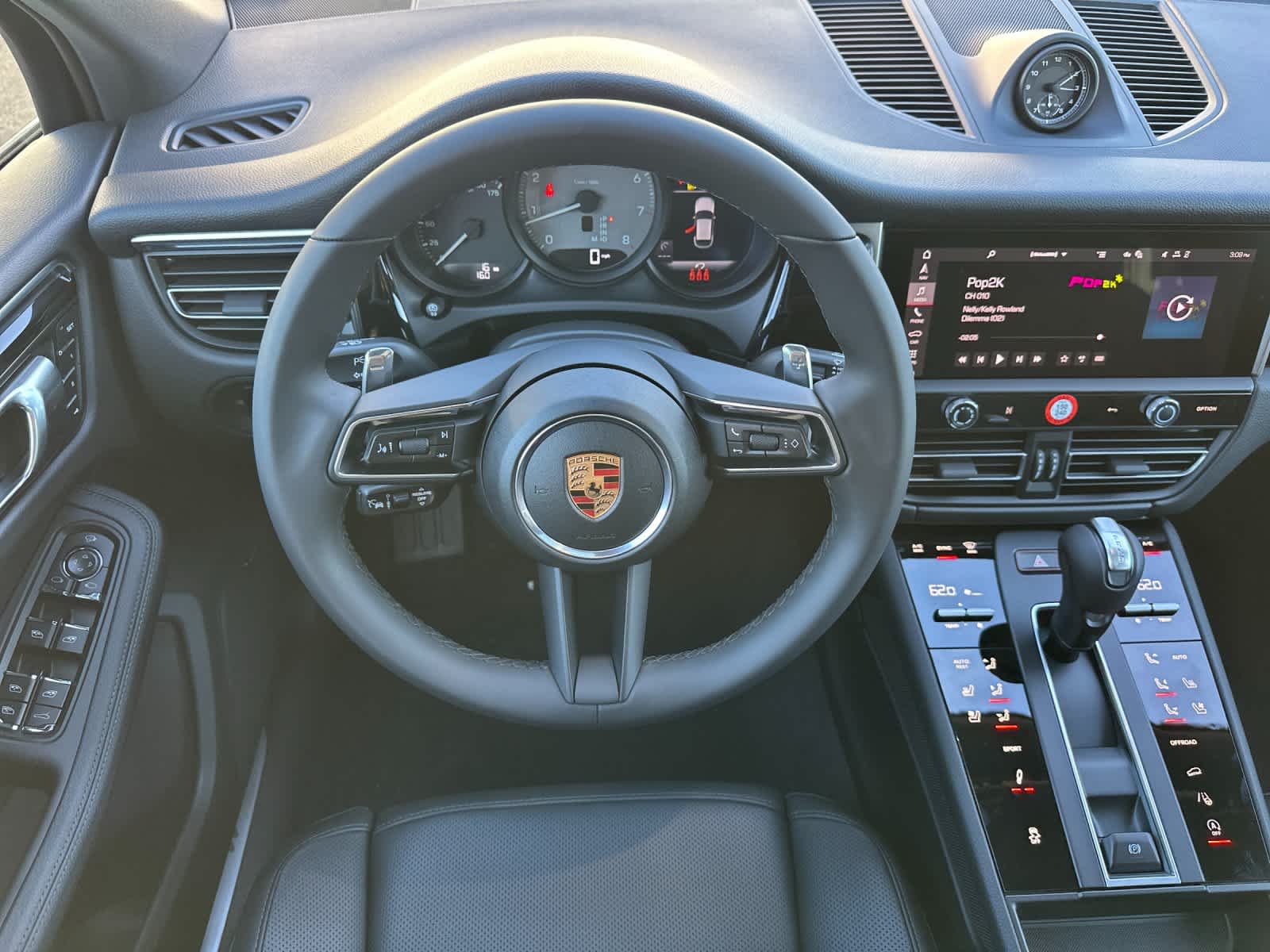 Thumbnail: 2026 Porsche Macan - 15