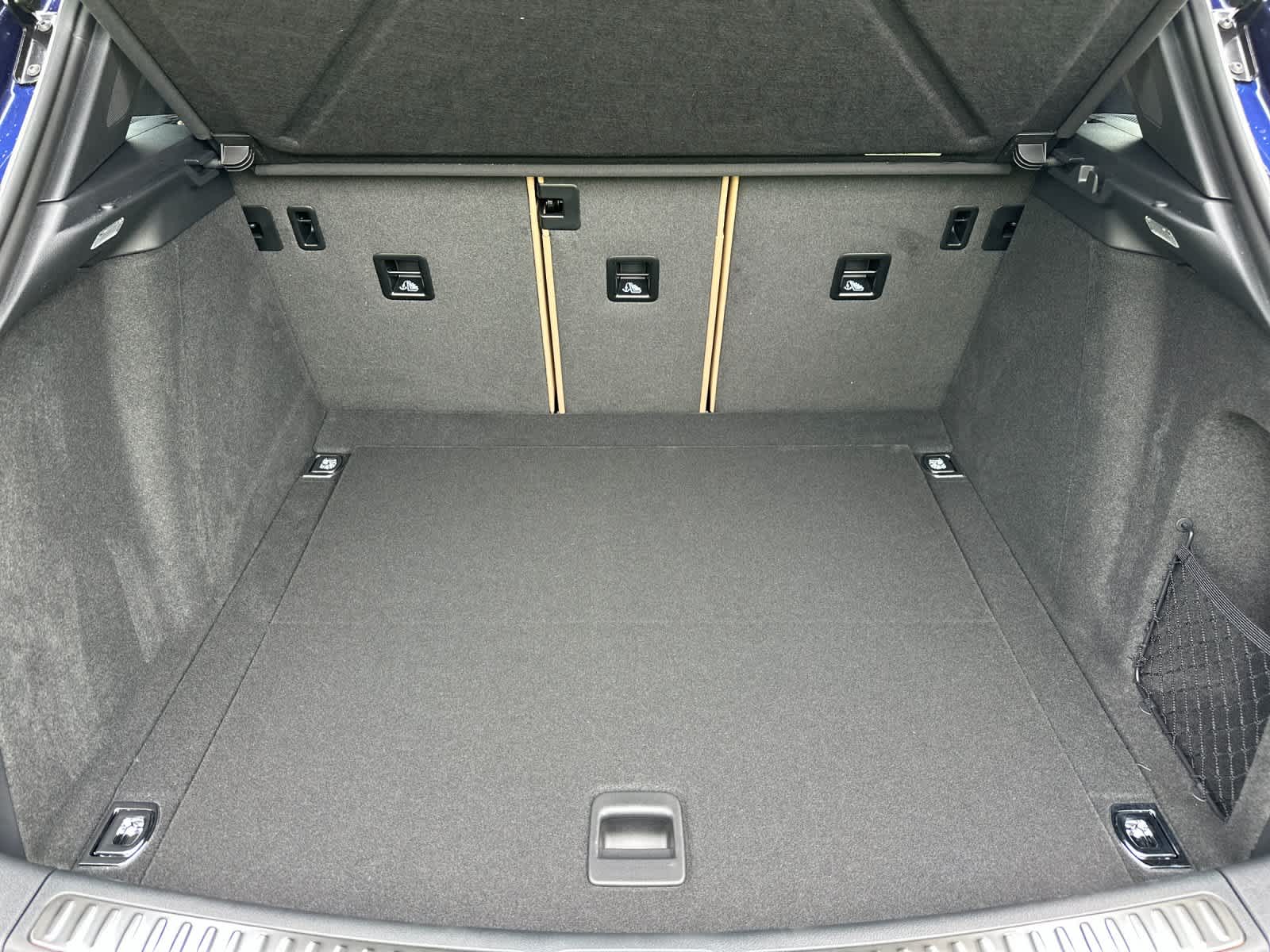 Thumbnail: 2026 Porsche Macan - 16