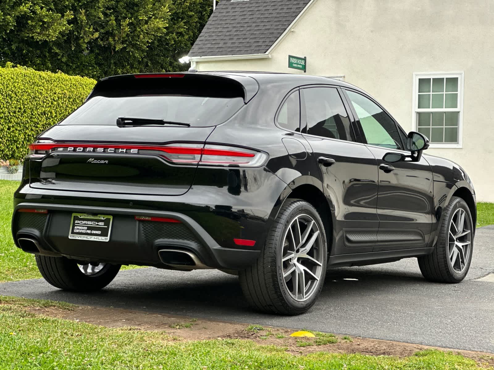 Thumbnail: 2025 Porsche Macan - 8