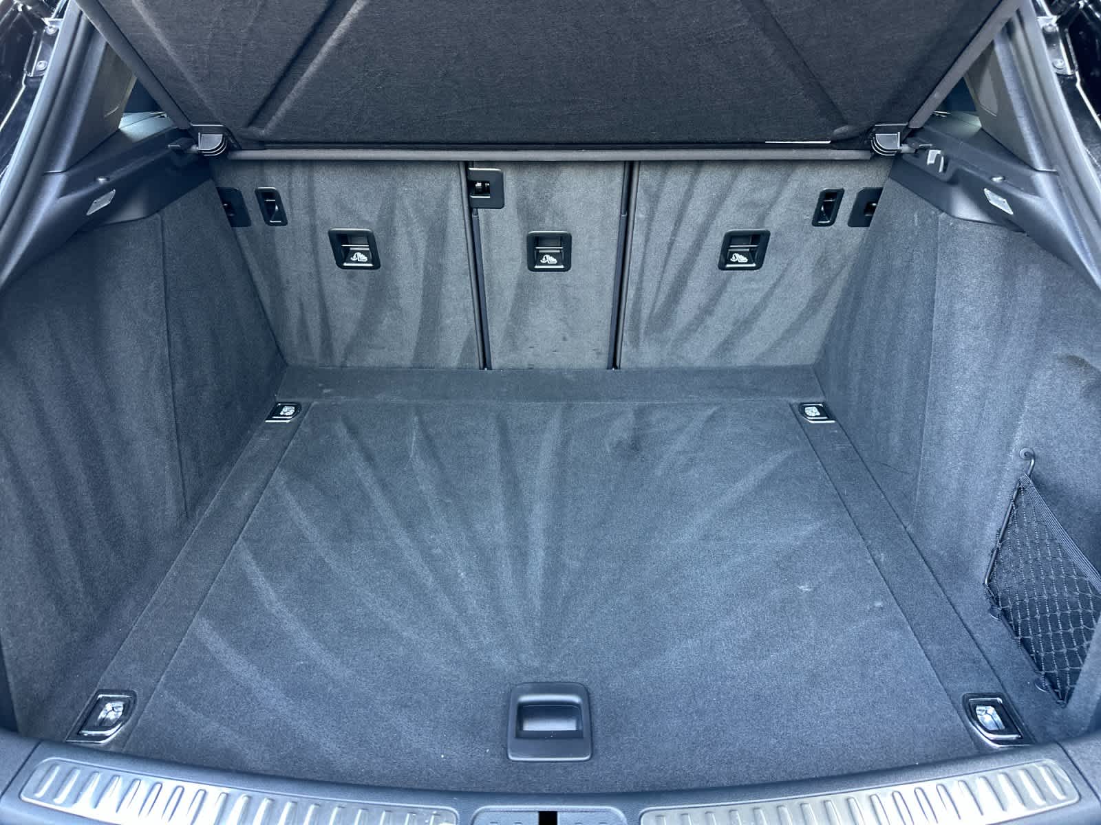 Thumbnail: 2025 Porsche Macan - 16