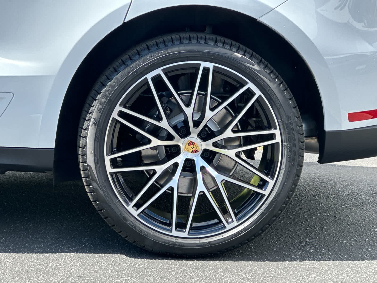 Thumbnail: 2026 Porsche Macan - 31