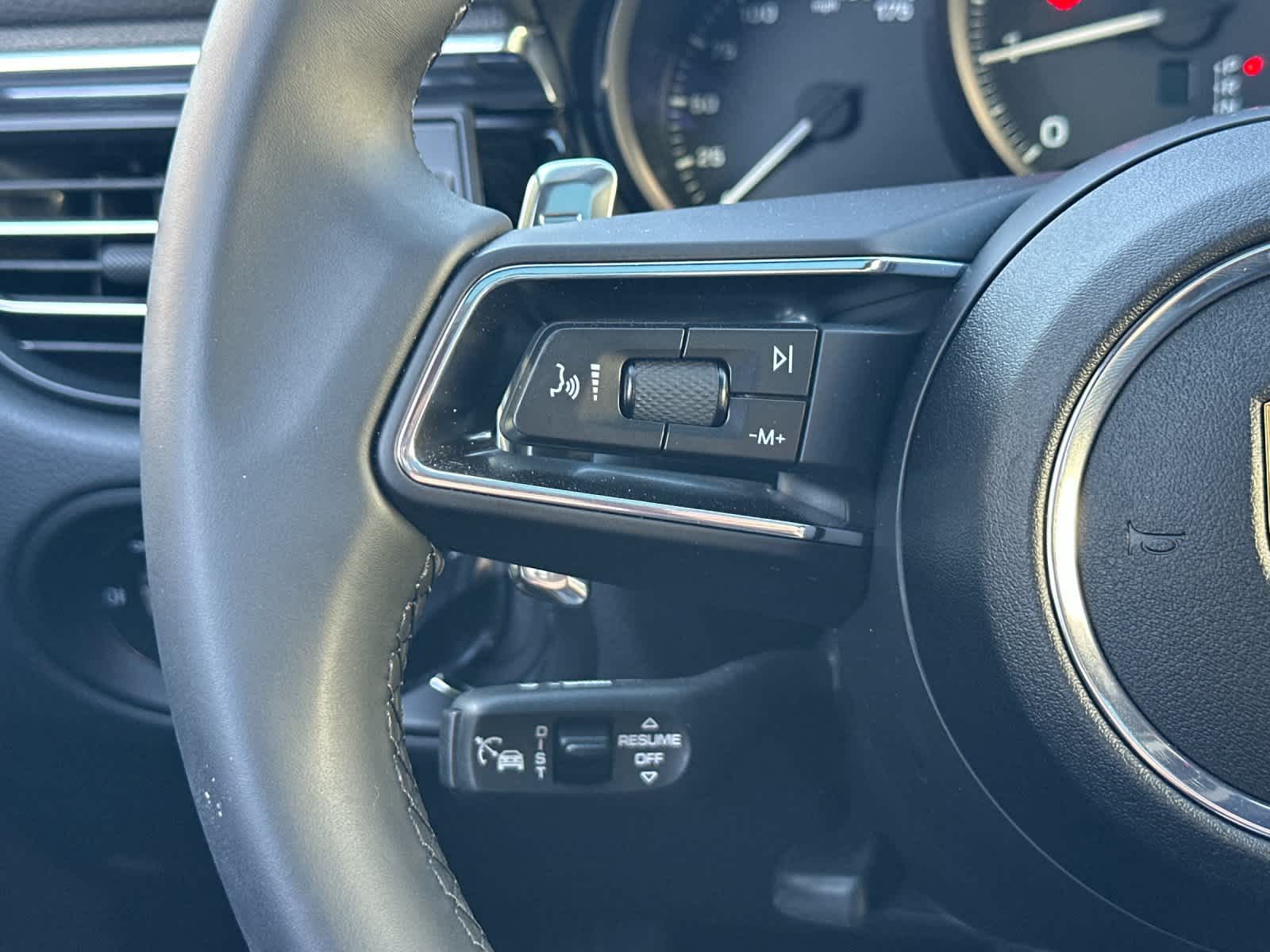 Thumbnail: 2025 Porsche Macan - 27