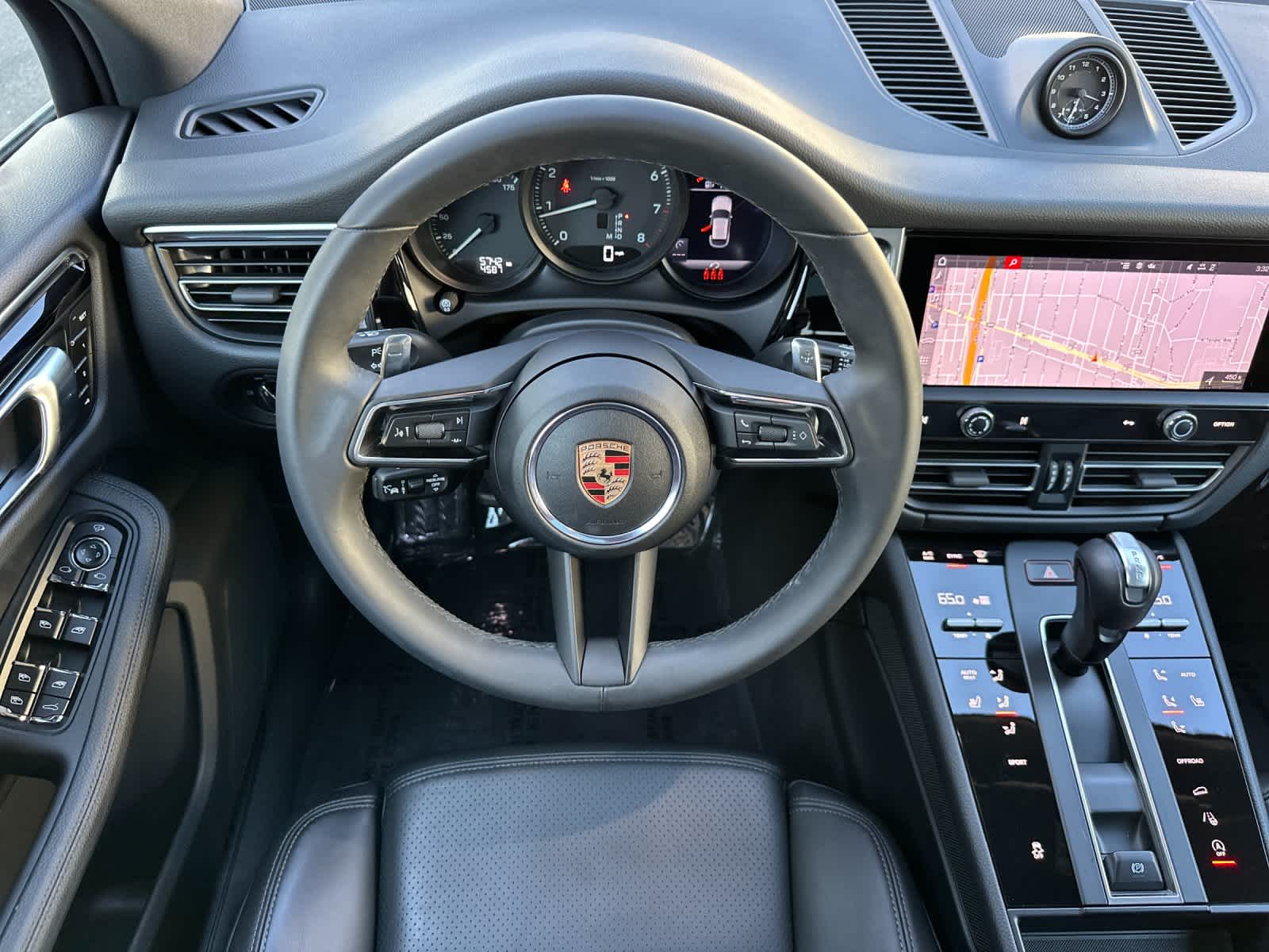 Thumbnail: 2025 Porsche Macan - 15