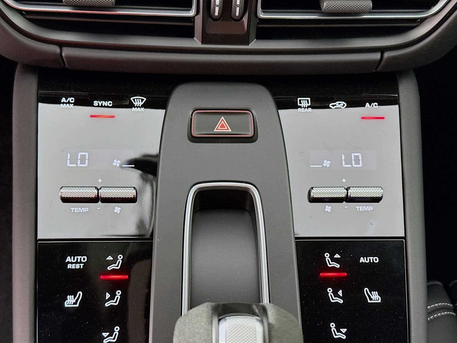 Thumbnail: 2025 Porsche Macan - 13