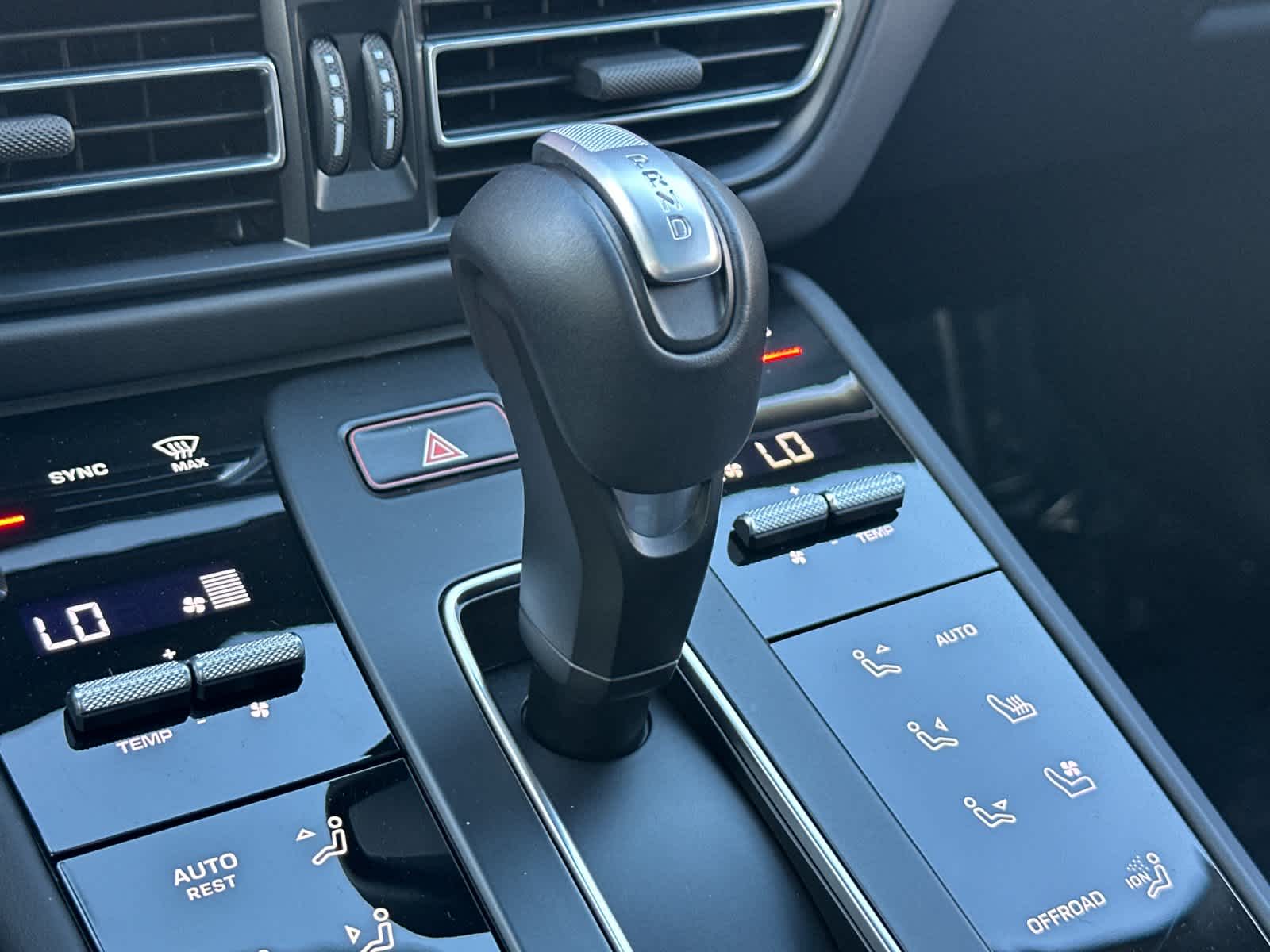 Thumbnail: 2025 Porsche Macan - 25