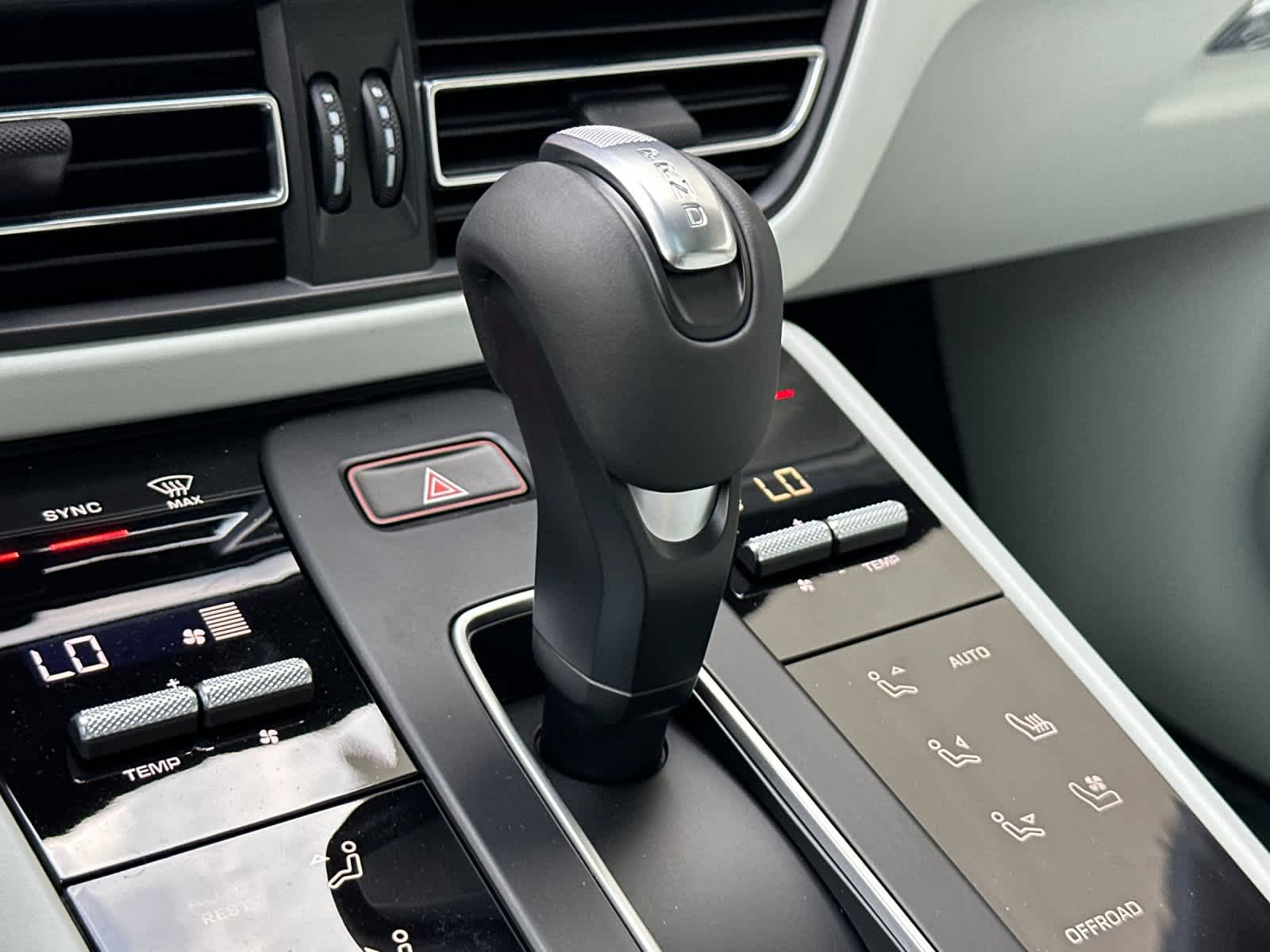 Thumbnail: 2026 Porsche Macan - 25