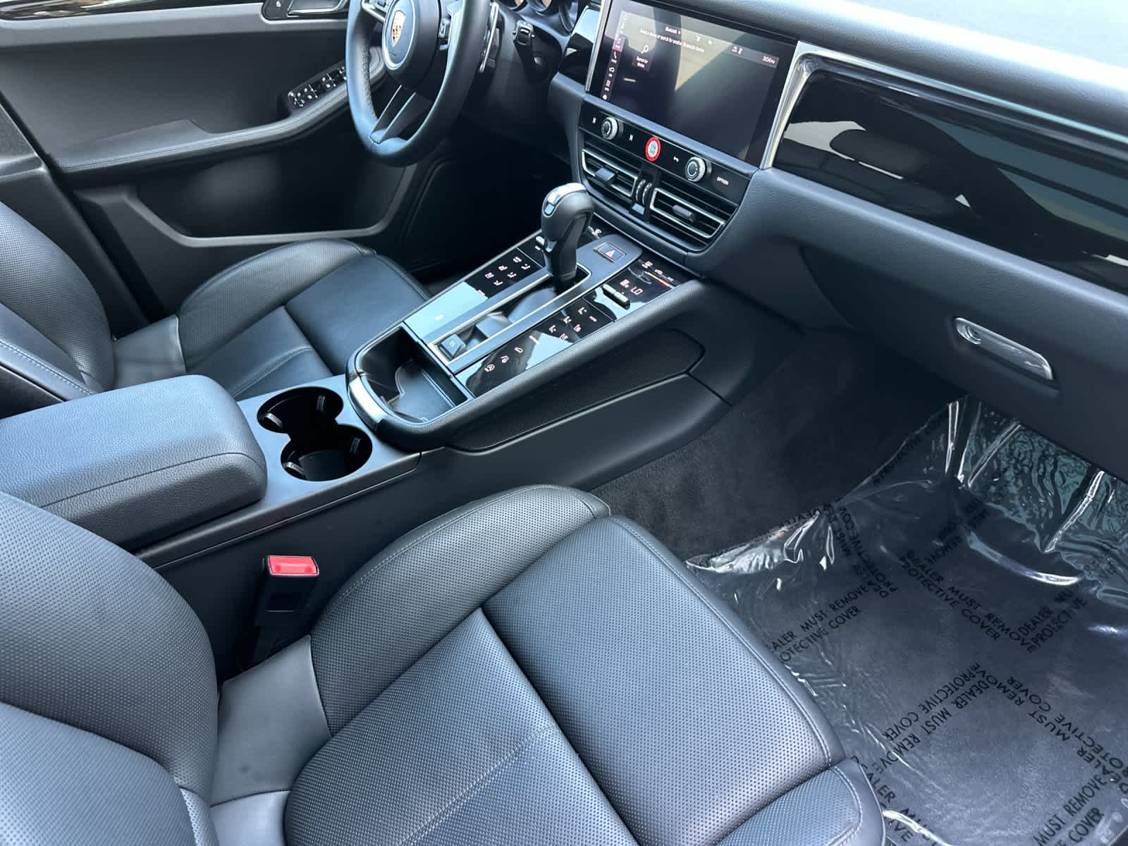 Thumbnail: 2025 Porsche Macan - 17