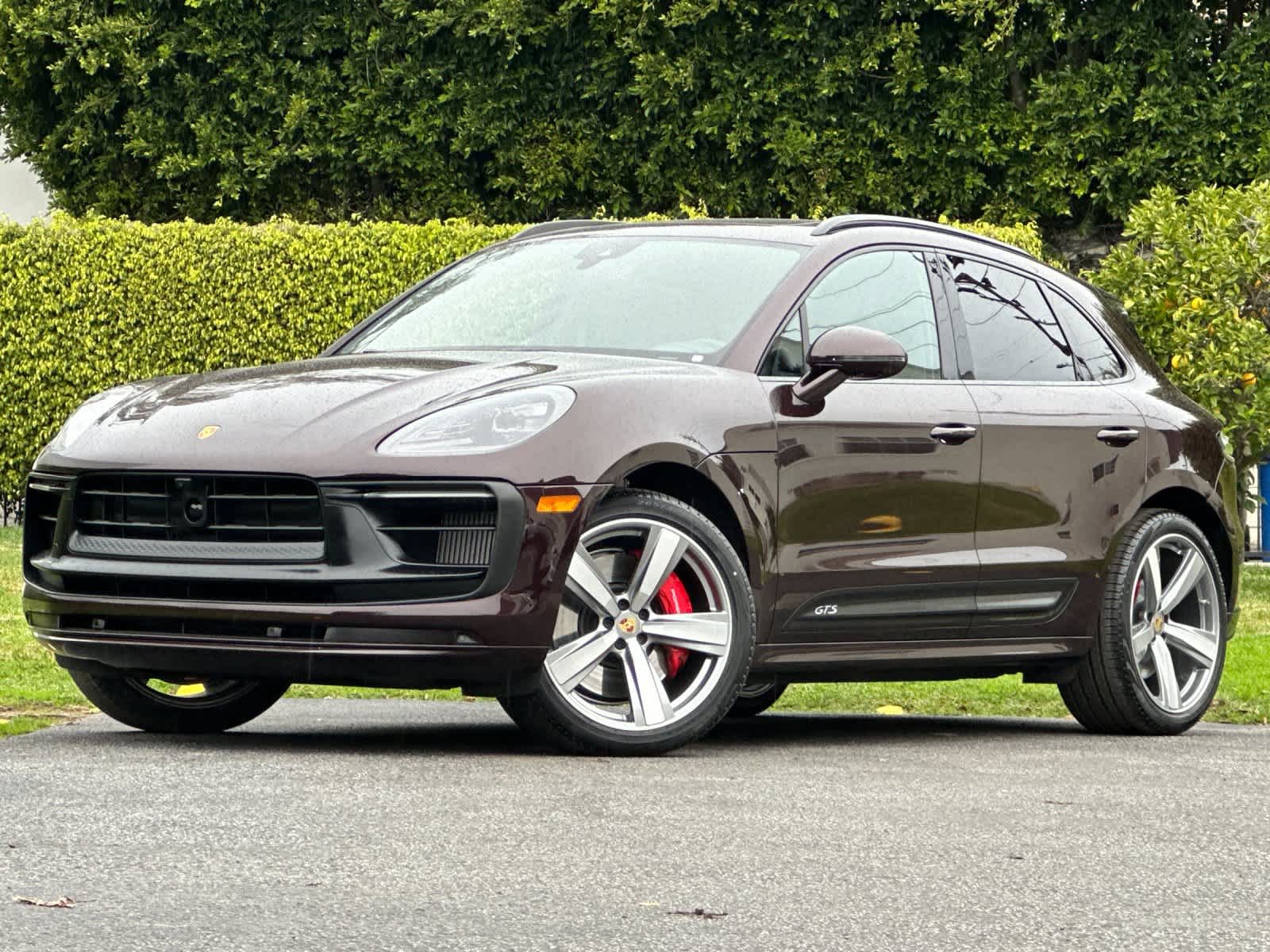 Thumbnail: 2025 Porsche Macan - 1