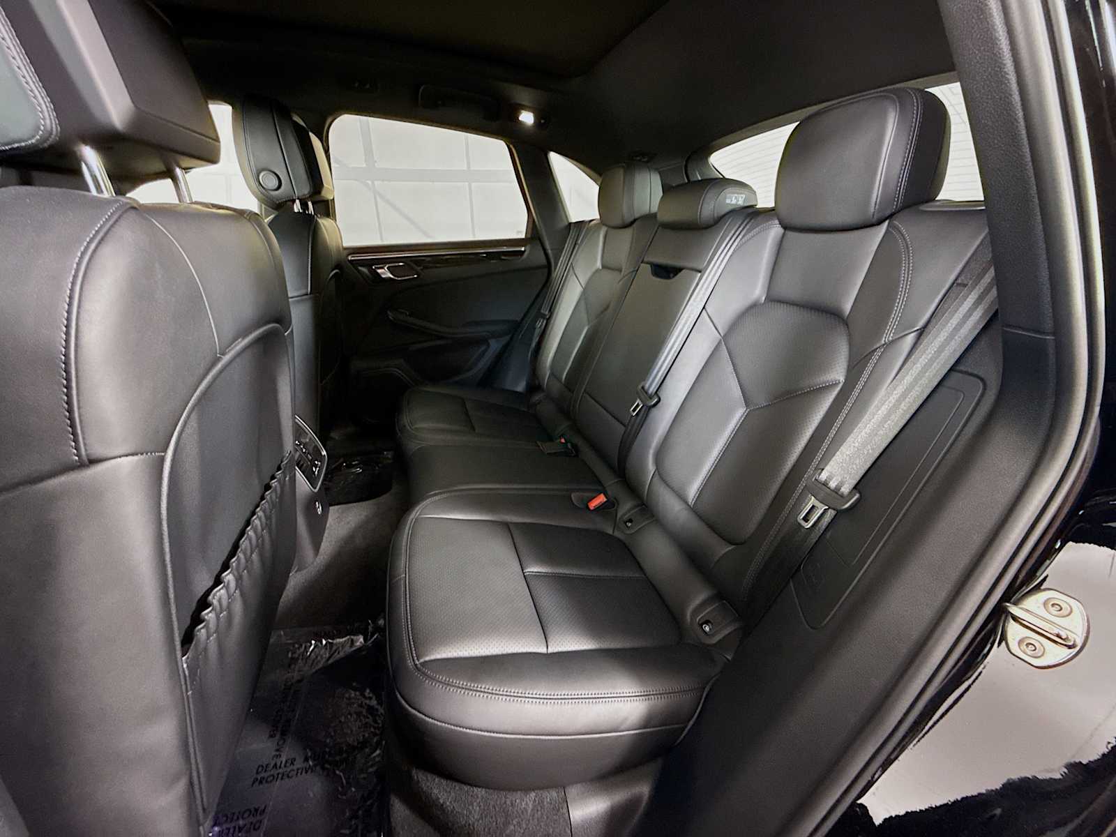 Thumbnail: 2025 Porsche Macan - 18