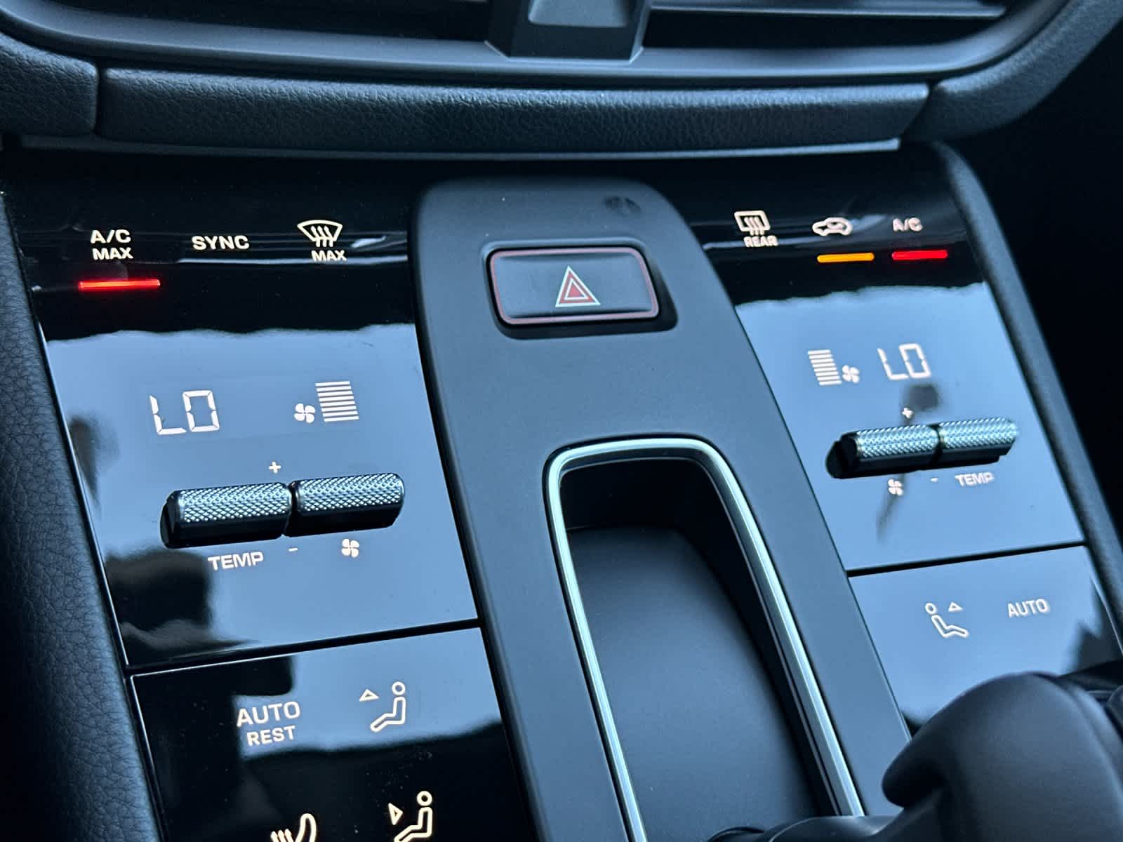 Thumbnail: 2026 Porsche Macan - 24