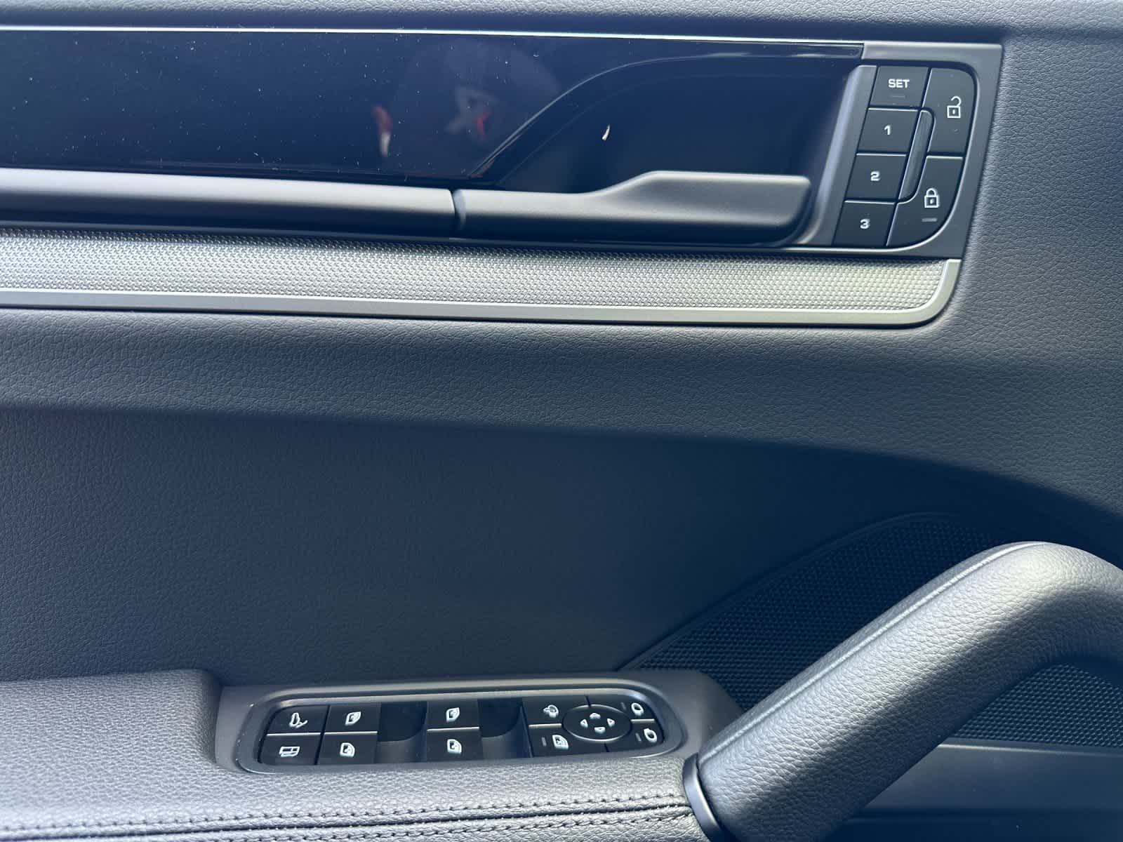 Thumbnail: 2026 Porsche Cayenne - 12