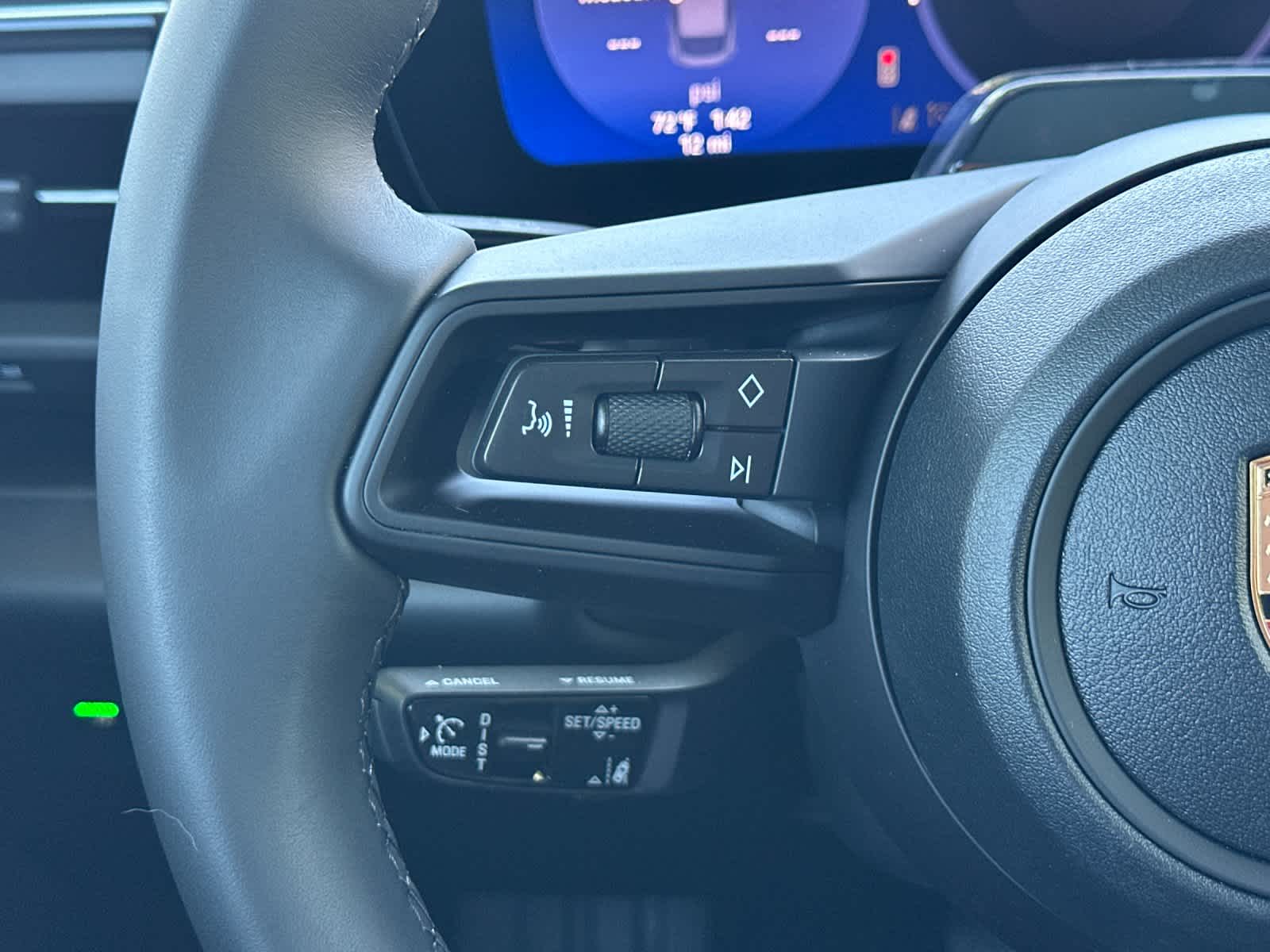 Thumbnail: 2026 Porsche Macan - 28