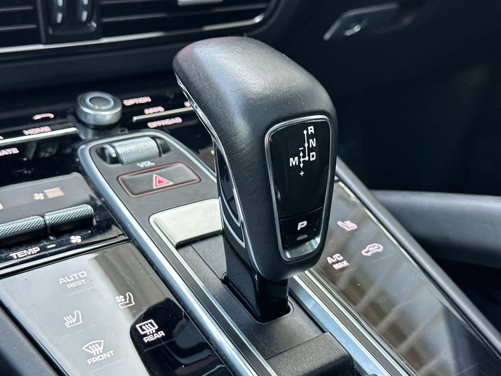 Thumbnail: 2023 Porsche Cayenne - 25