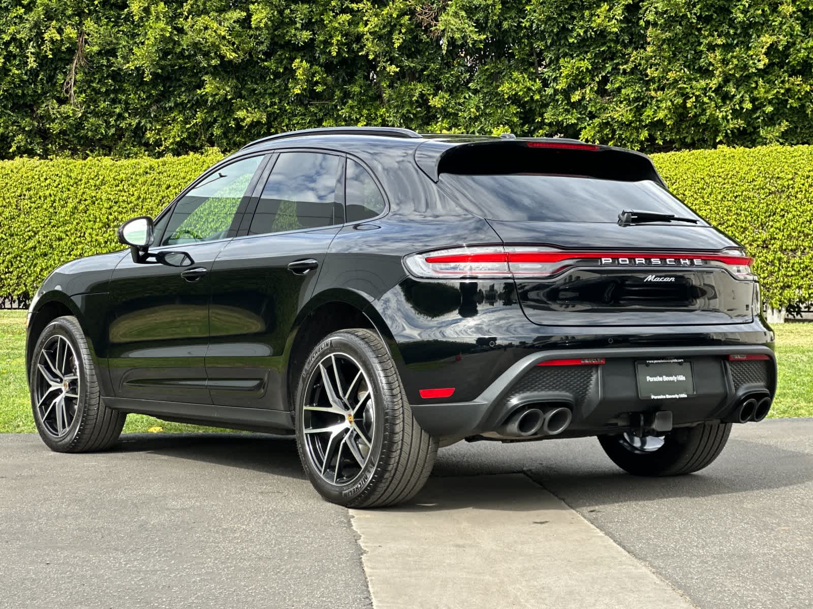 Thumbnail: 2025 Porsche Macan - 3