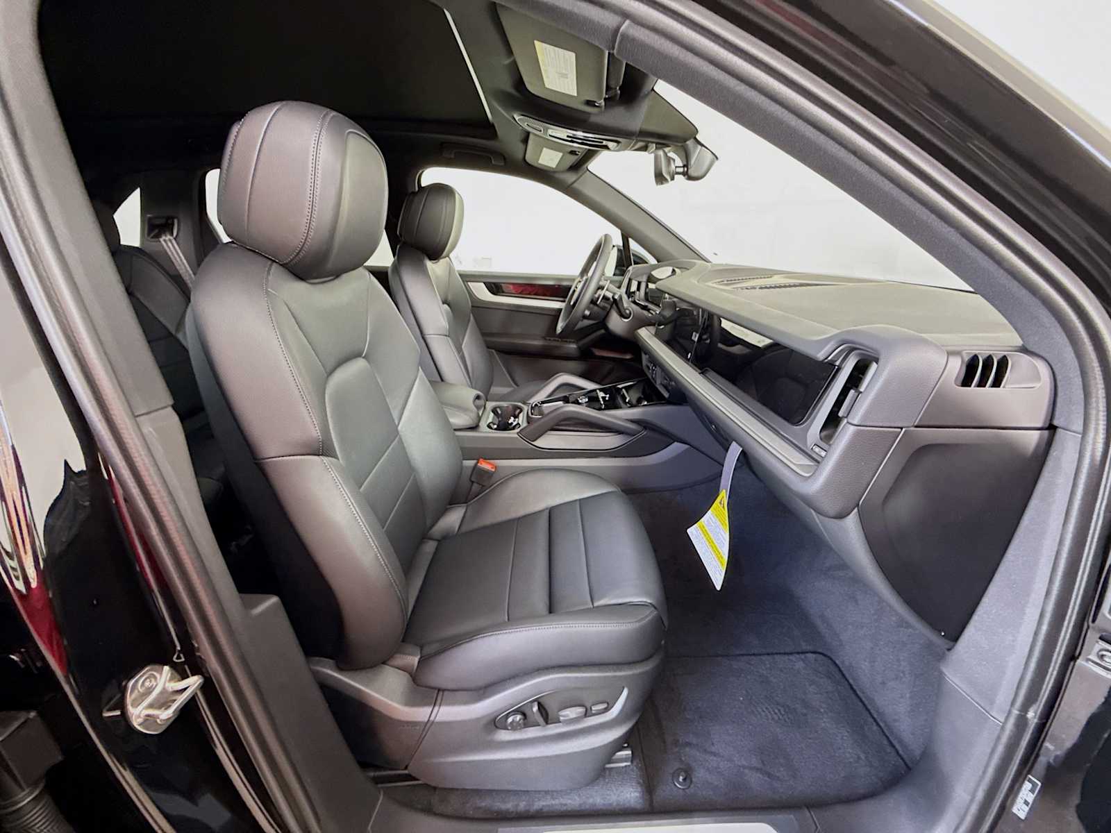 Thumbnail: 2025 Porsche Cayenne - 21