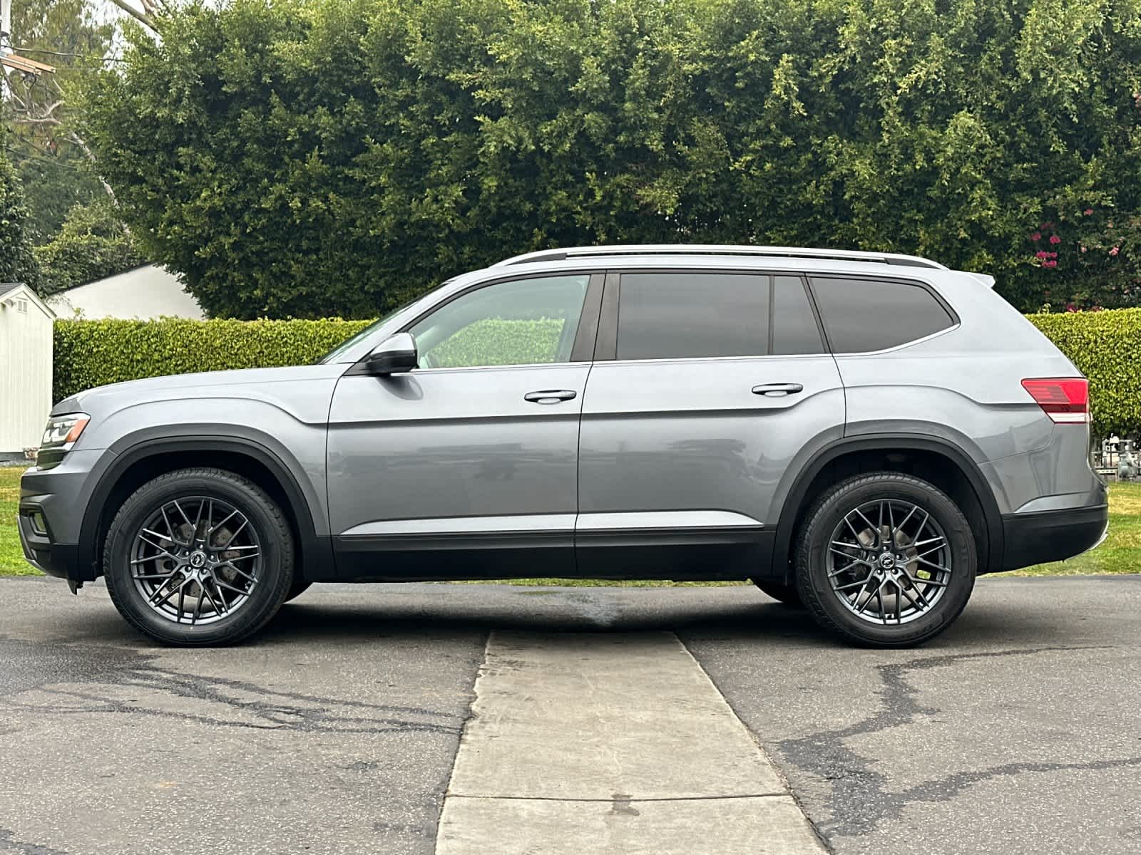 Thumbnail: 2019 Volkswagen Atlas - 2