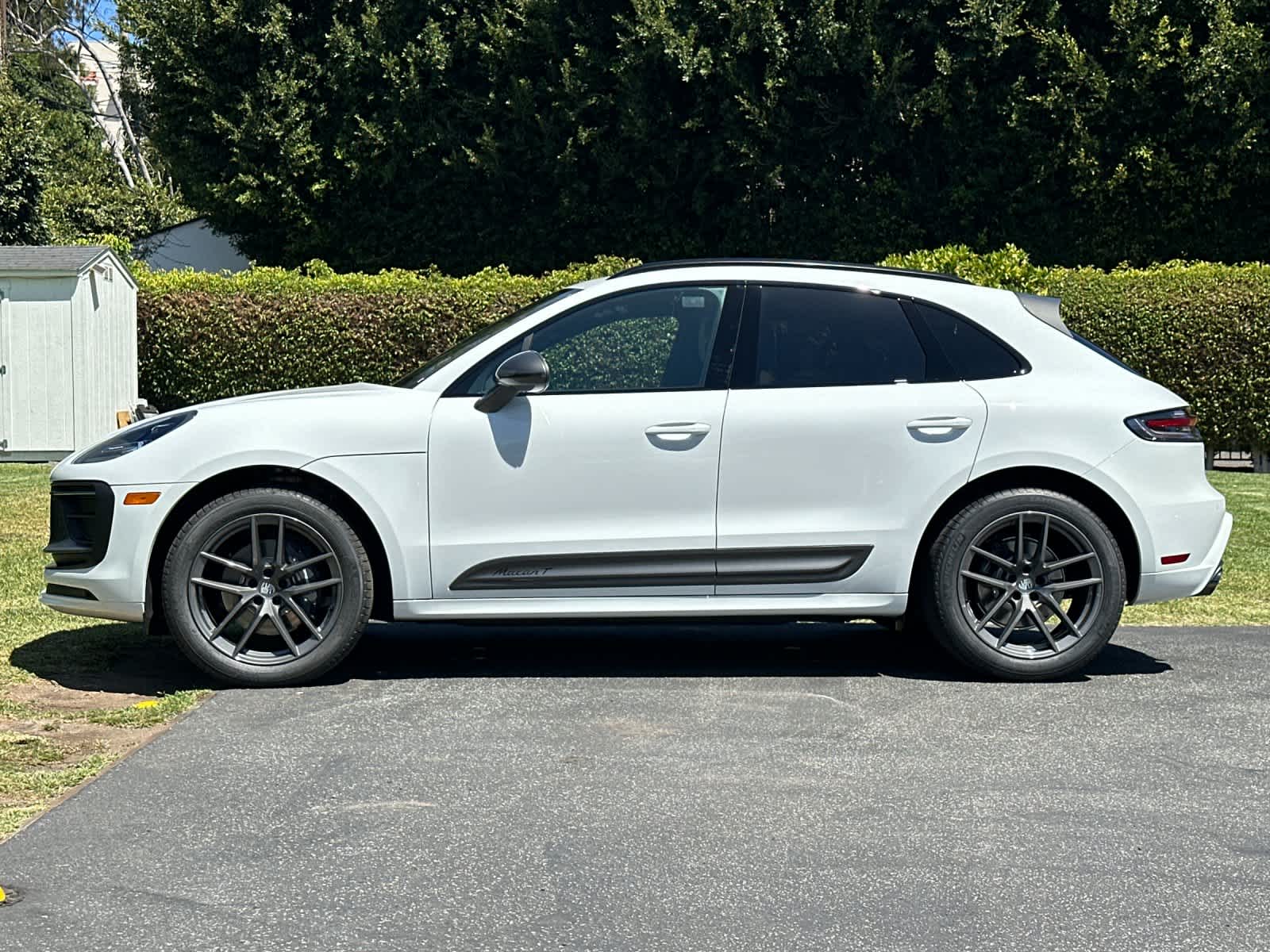 Thumbnail: 2026 Porsche Macan - 2