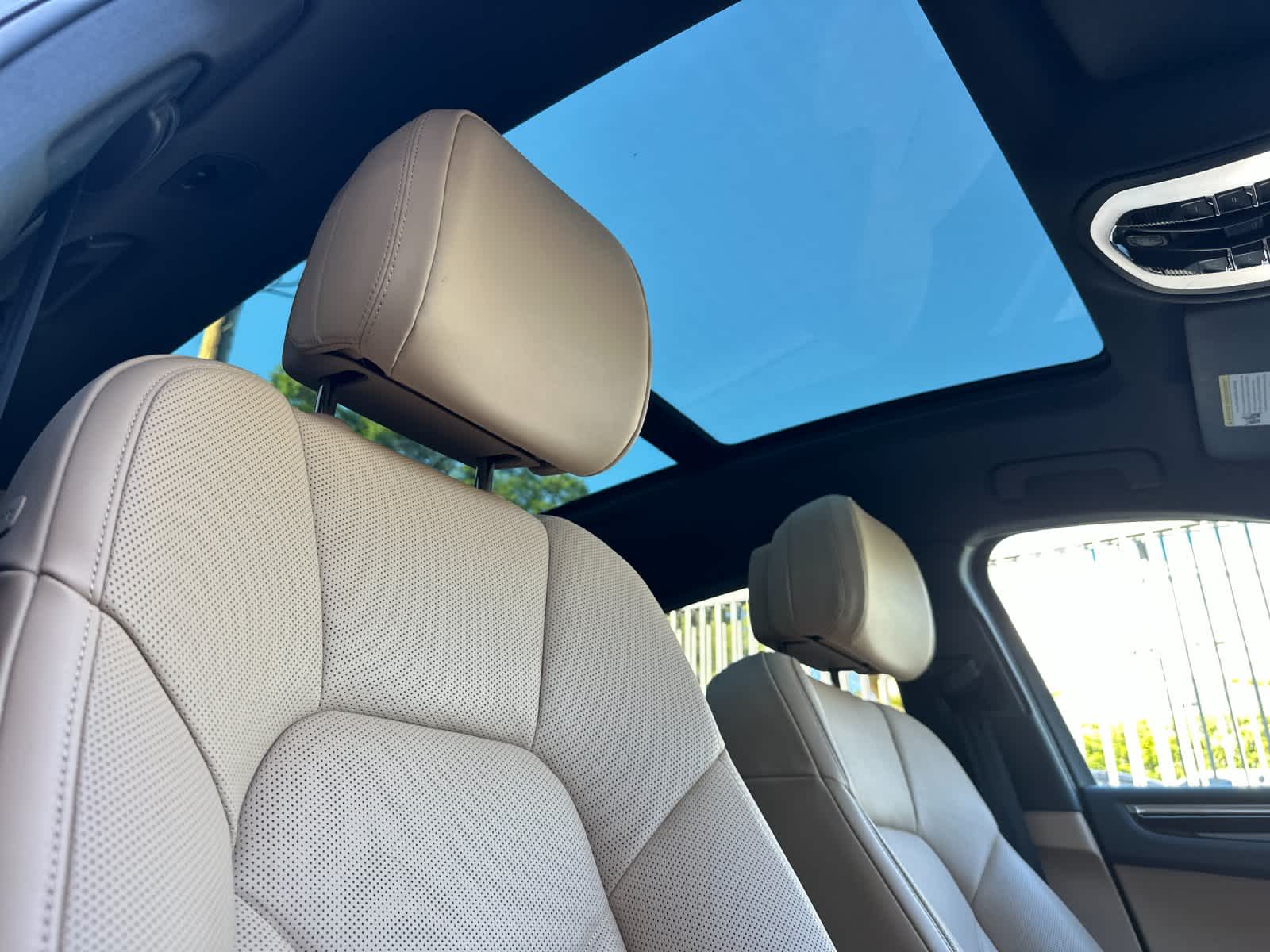 Thumbnail: 2025 Porsche Macan - 18