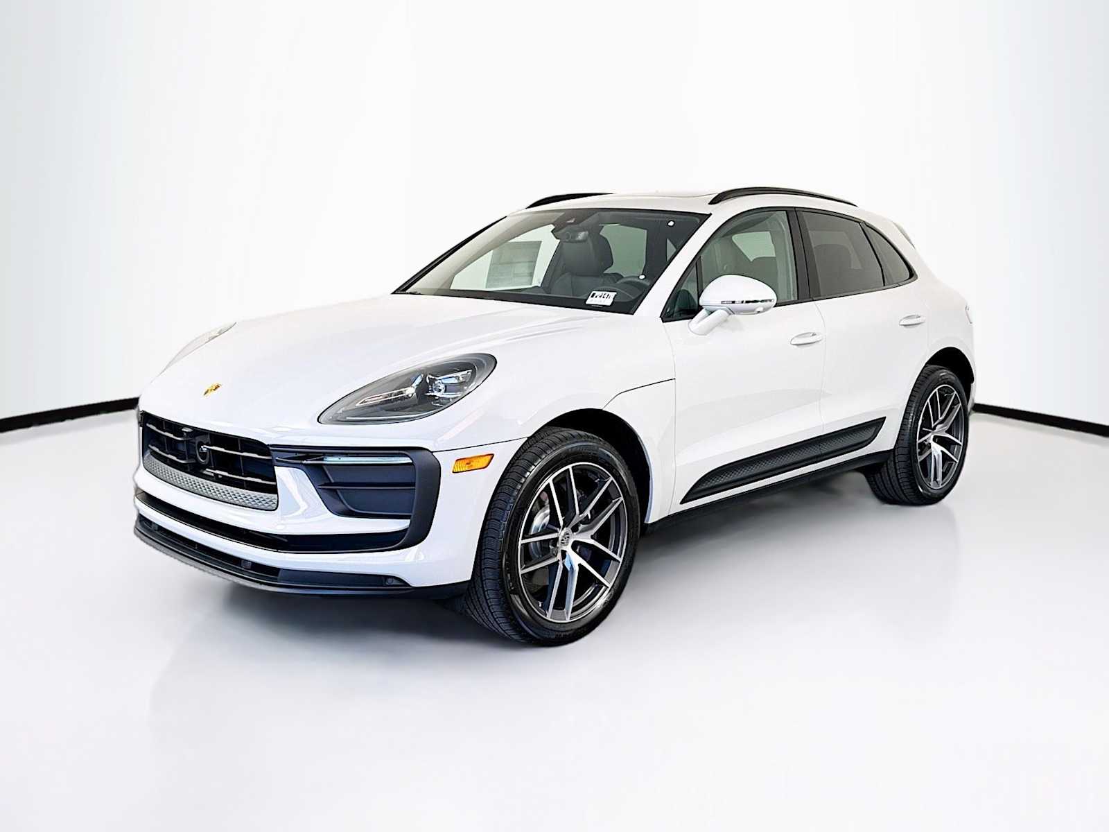 Thumbnail: 2026 Porsche Macan - 1