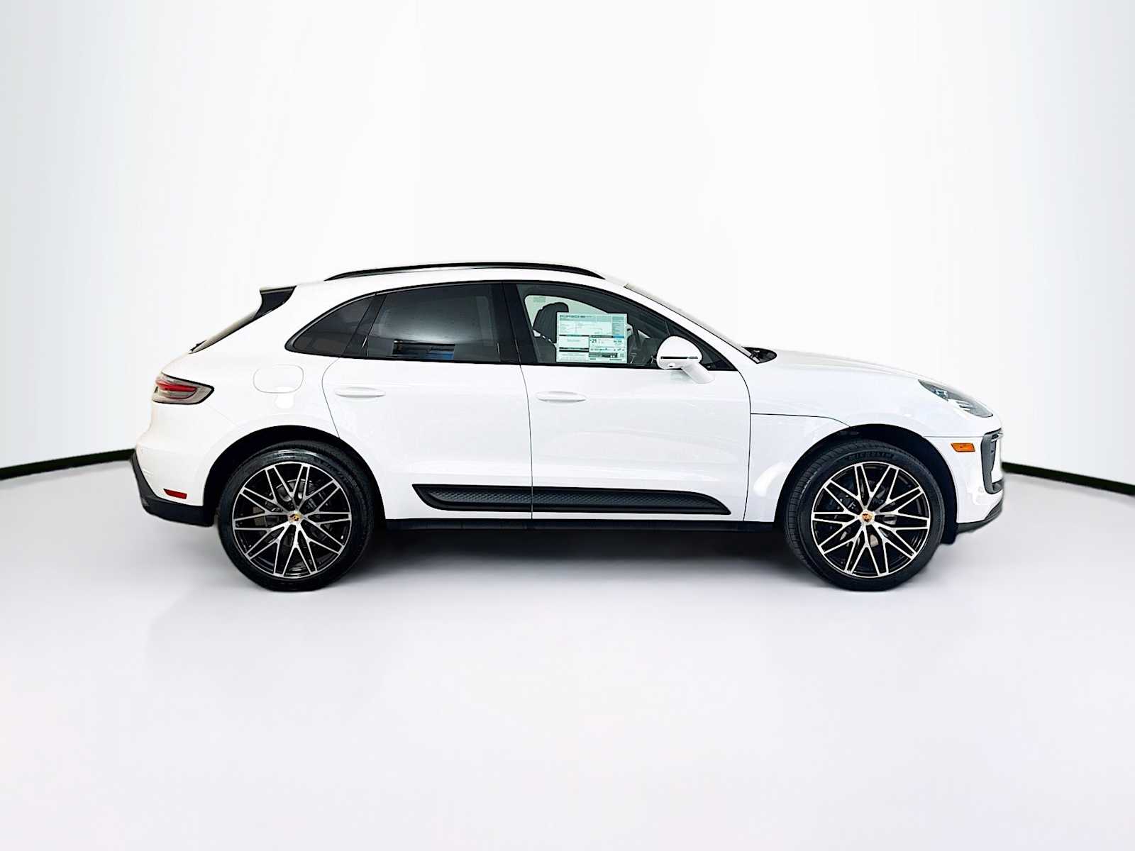 Thumbnail: 2026 Porsche Macan - 8