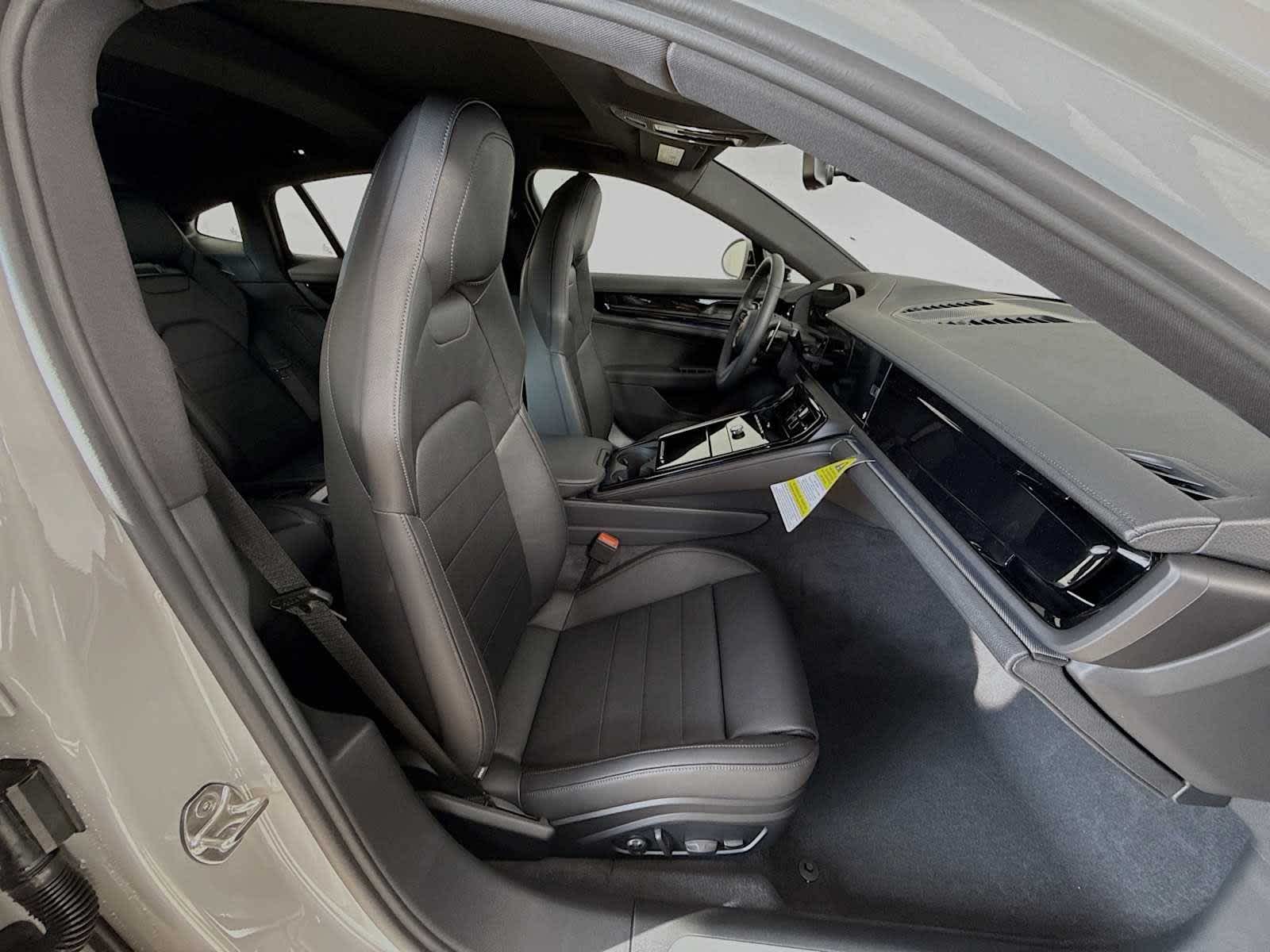 Thumbnail: 2026 Porsche Panamera - 21