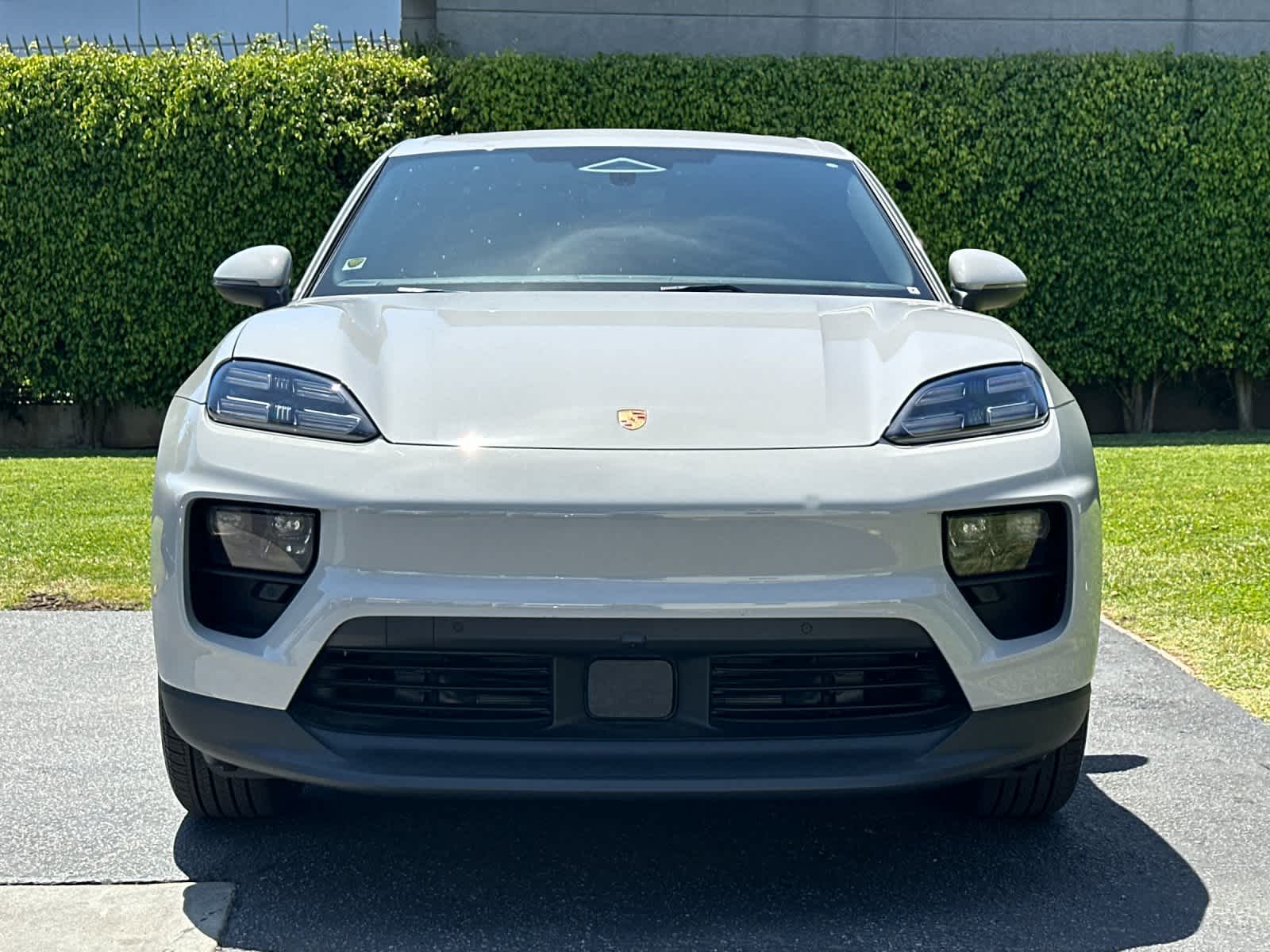 Thumbnail: 2026 Porsche Macan - 11