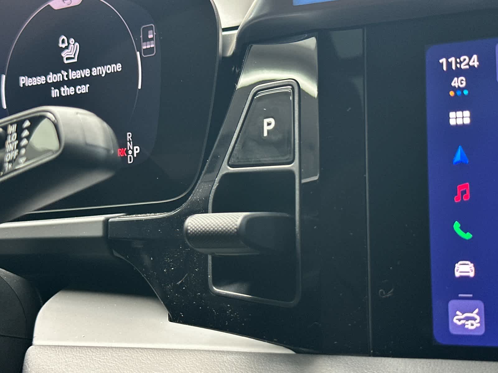 Thumbnail: 2026 Porsche Macan - 25