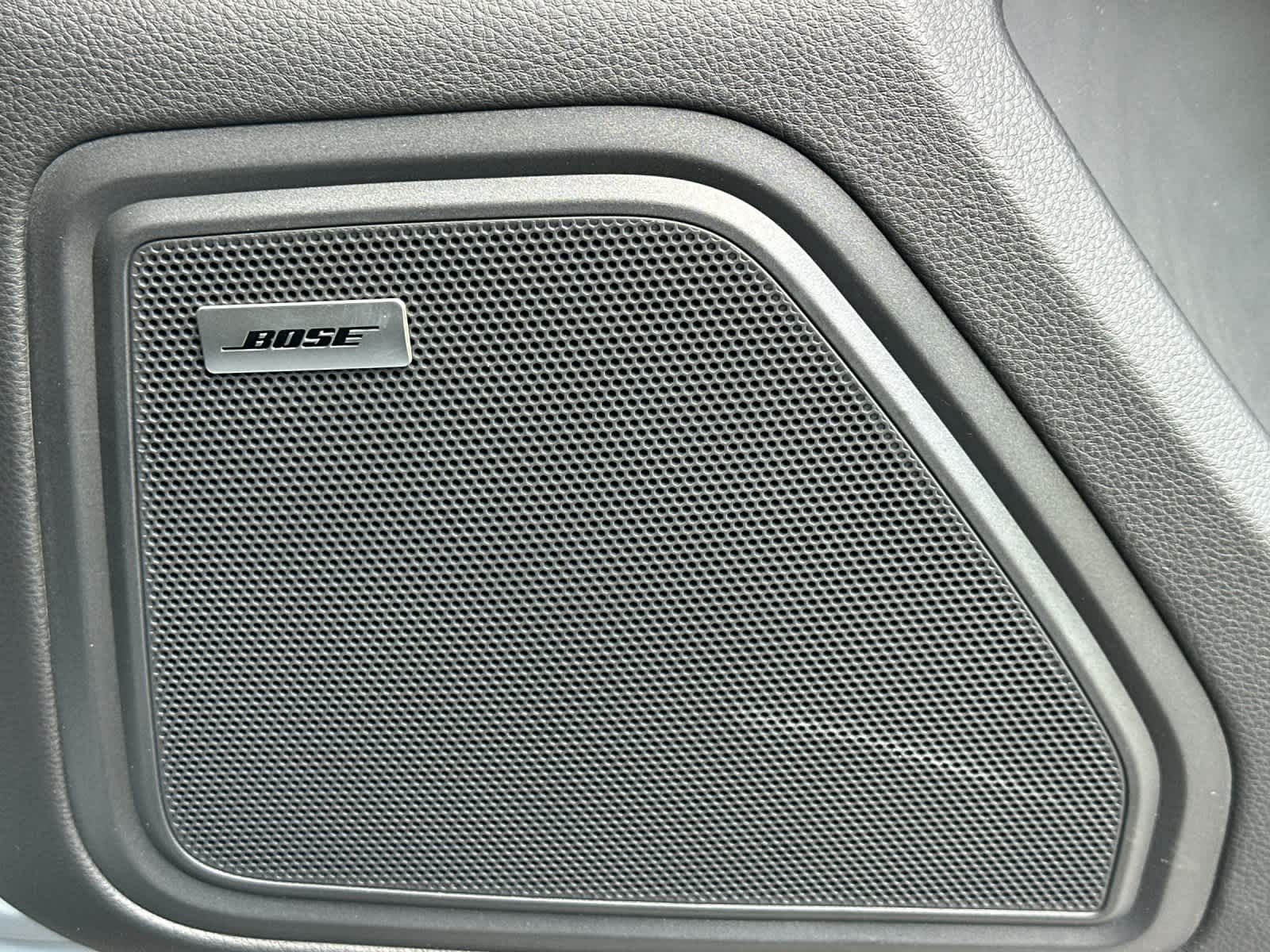 Thumbnail: 2026 Porsche Macan - 20