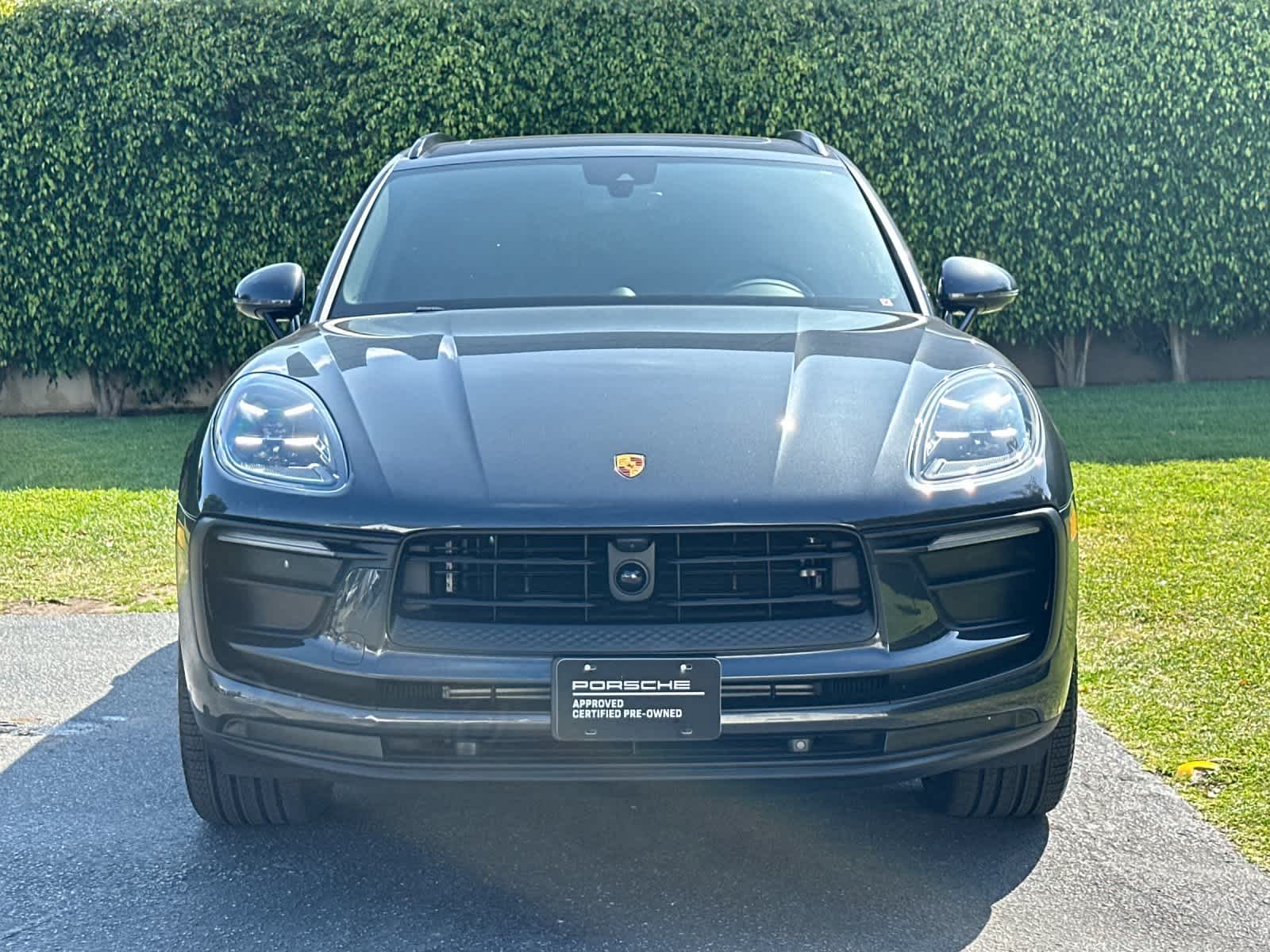 Thumbnail: 2026 Porsche Macan - 10