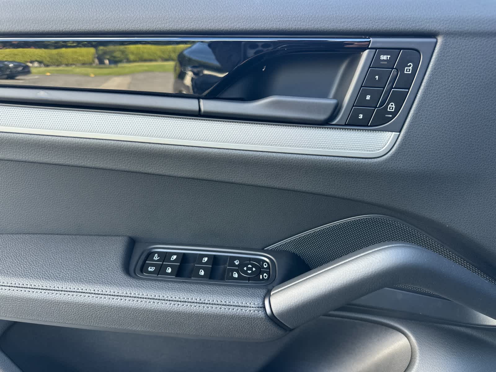 Thumbnail: 2026 Porsche Cayenne - 12