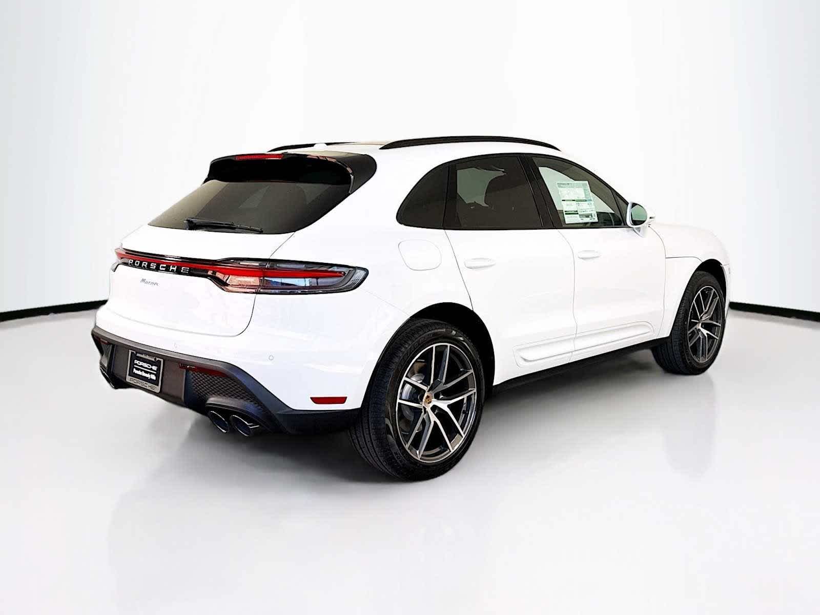 Thumbnail: 2026 Porsche Macan - 9
