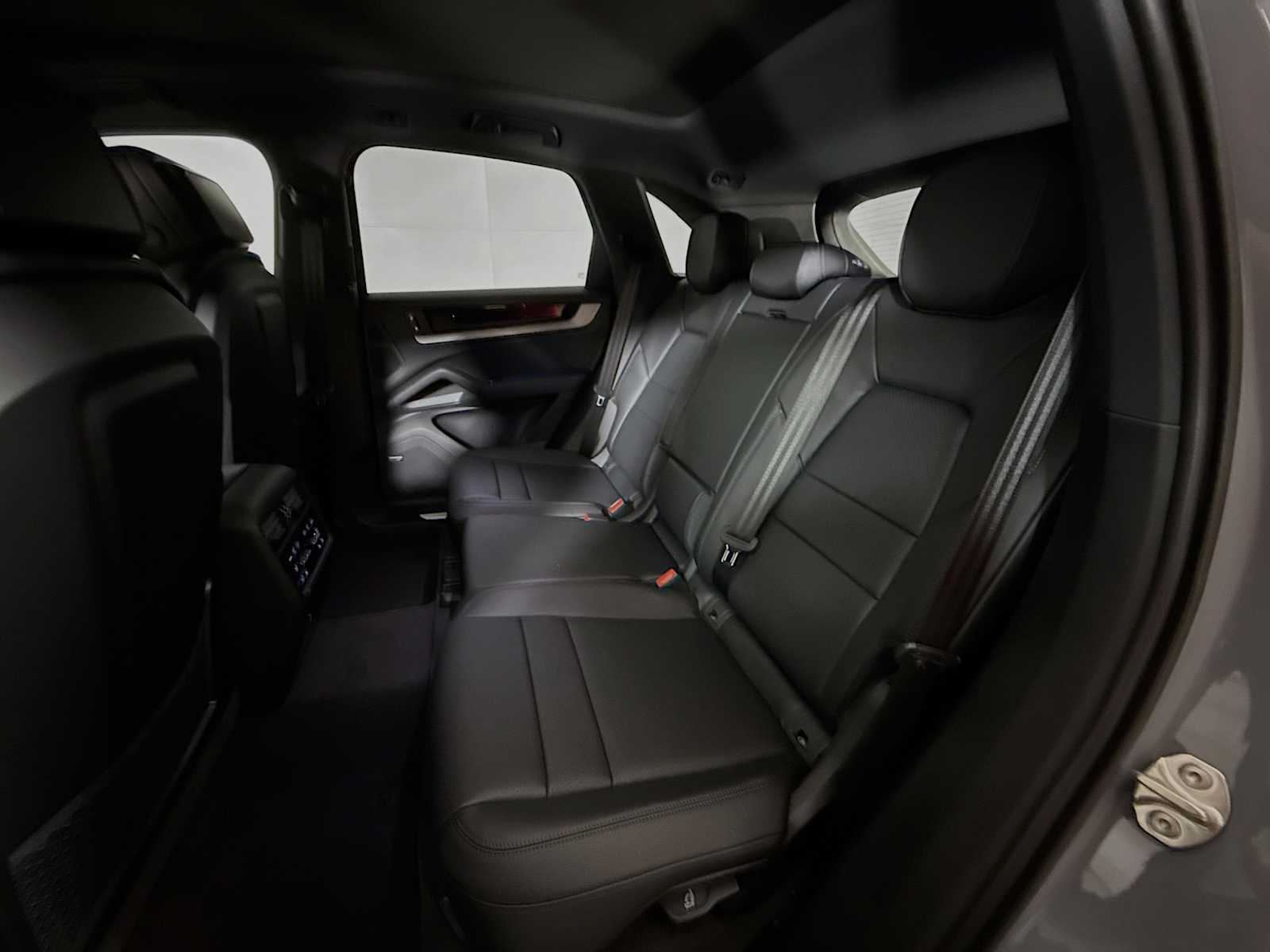 Thumbnail: 2025 Porsche Cayenne - 17