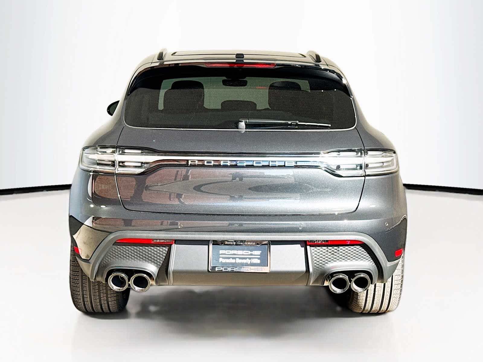 Thumbnail: 2026 Porsche Macan - 10