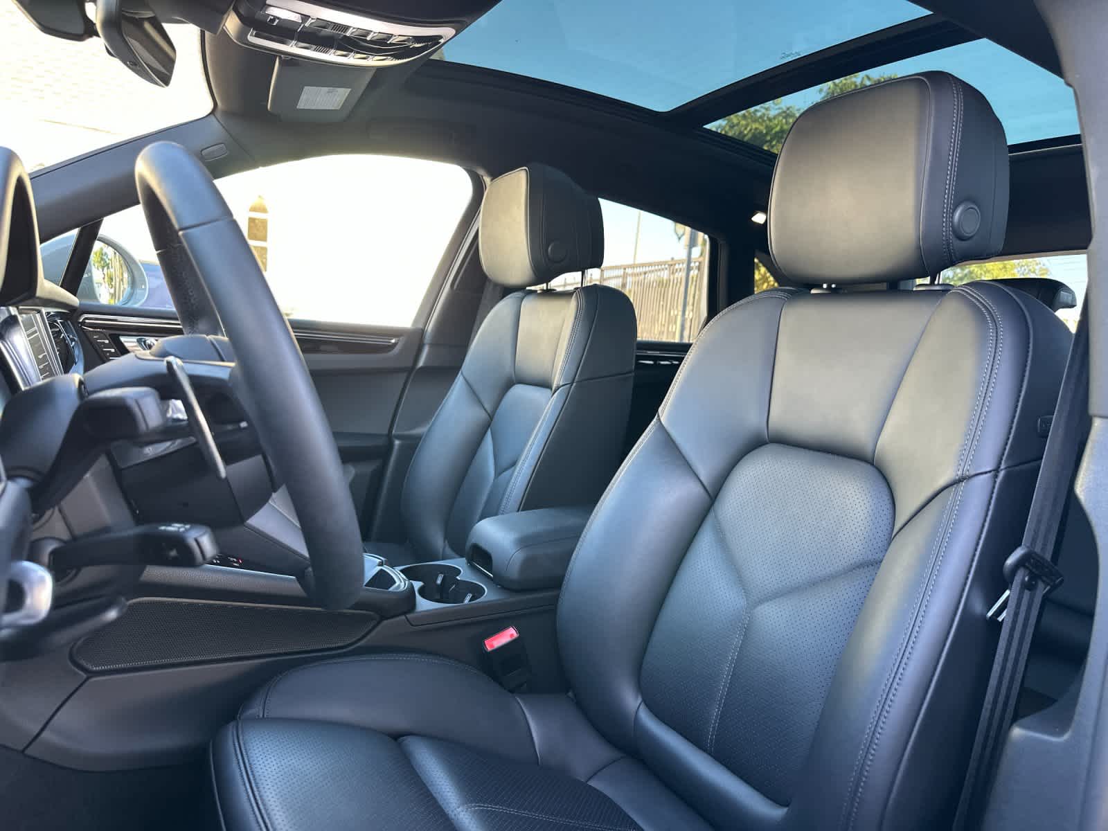 Thumbnail: 2025 Porsche Macan - 5