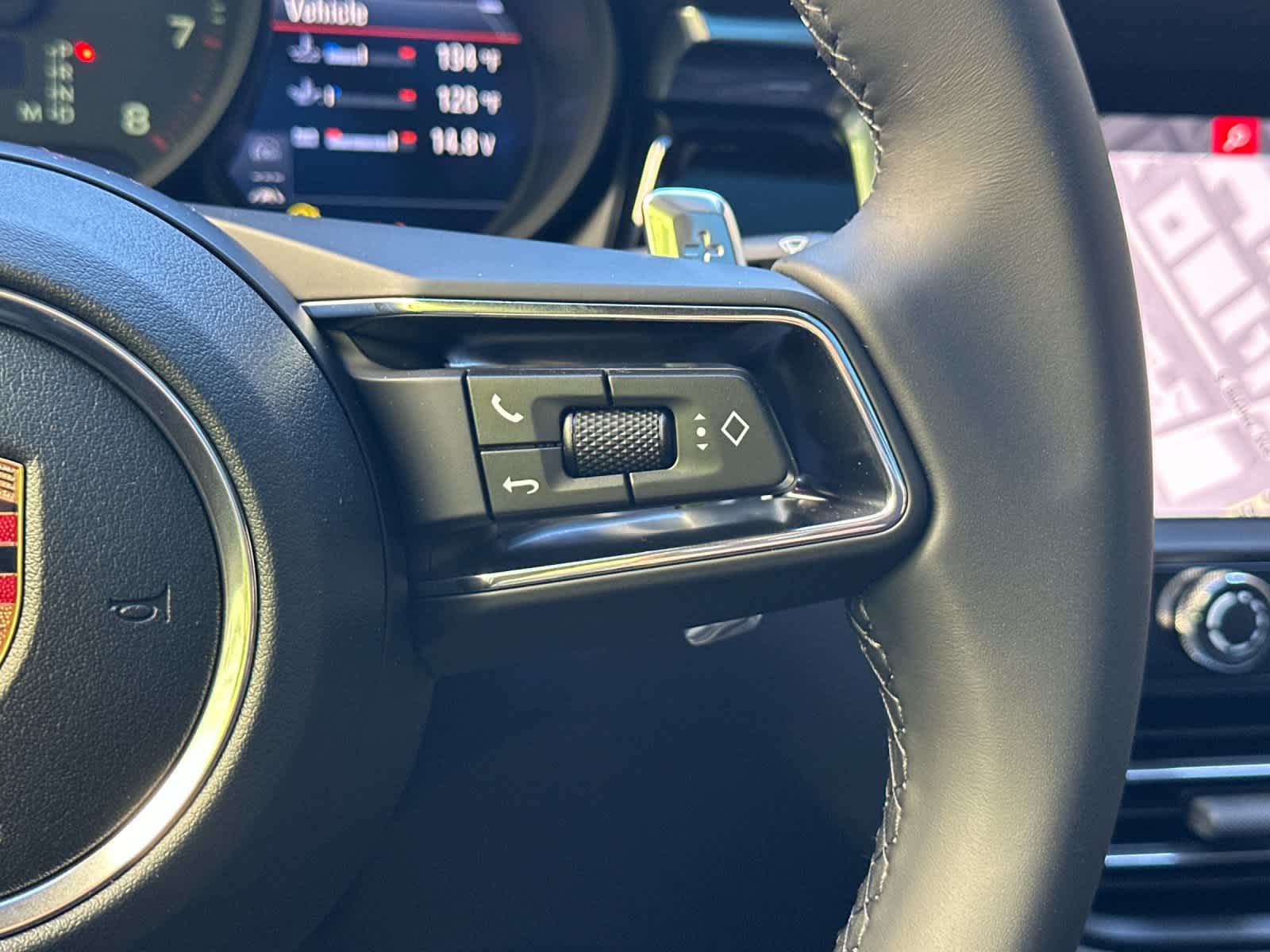 Thumbnail: 2026 Porsche Macan - 27