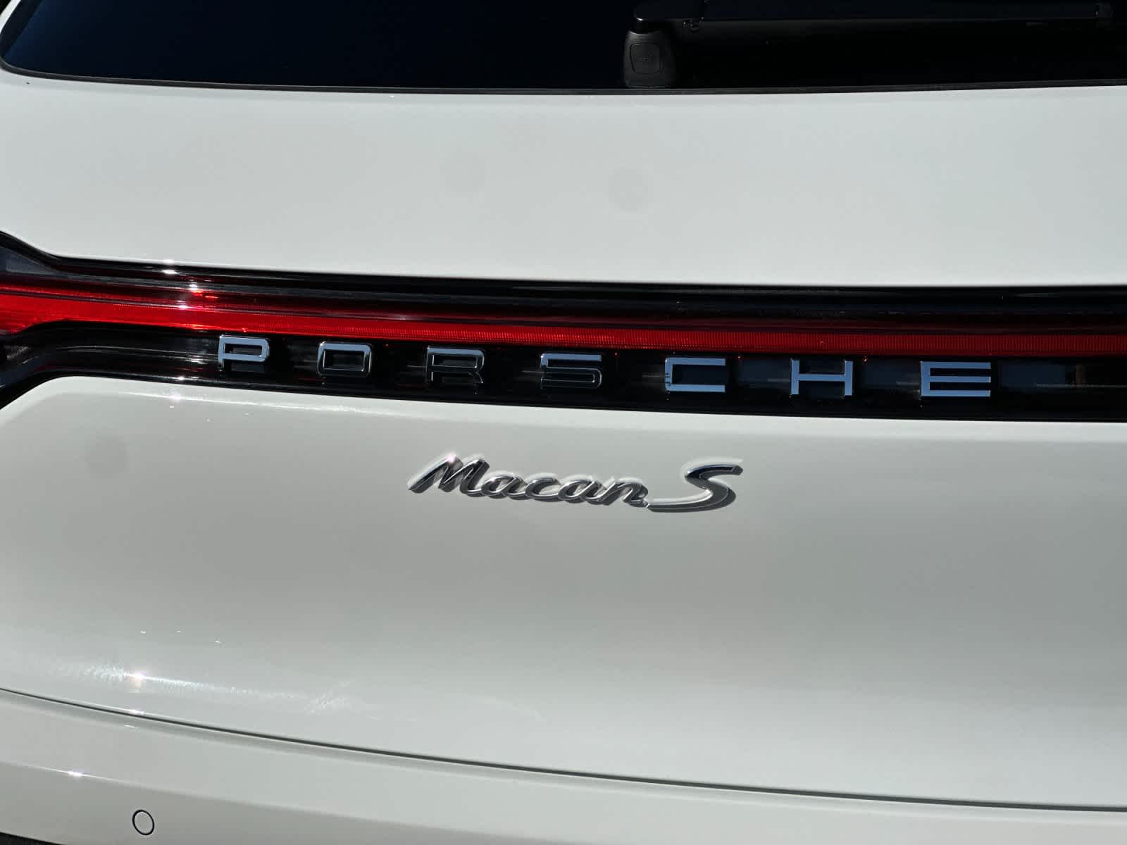 Thumbnail: 2023 Porsche Macan - 31
