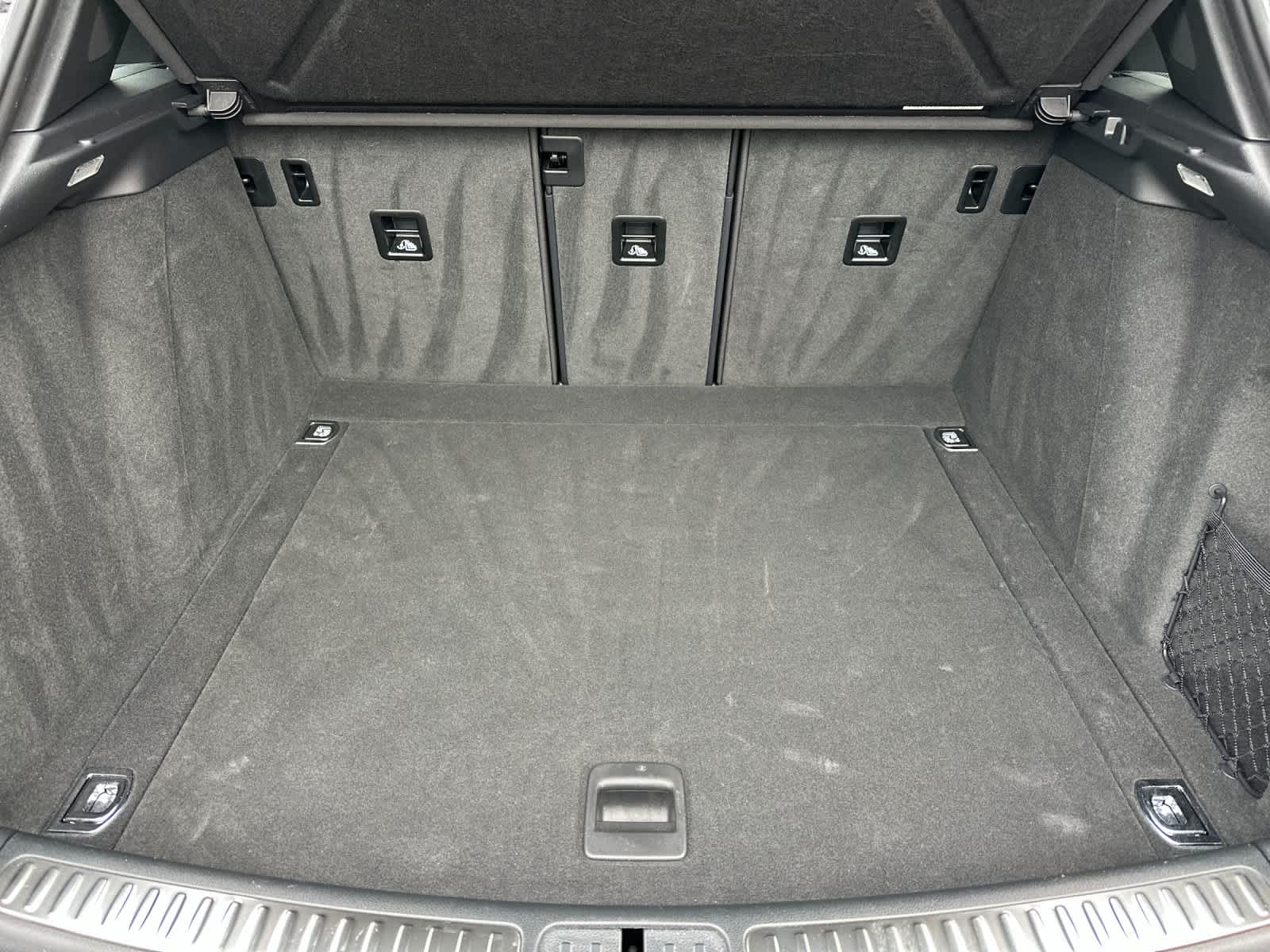 Thumbnail: 2025 Porsche Macan - 16