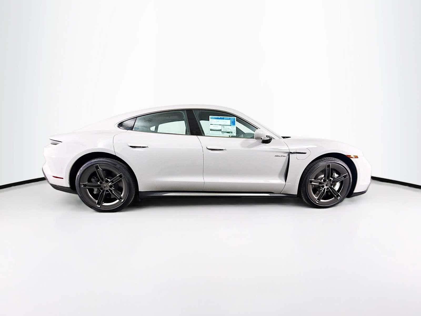 Thumbnail: 2025 Porsche Taycan - 8