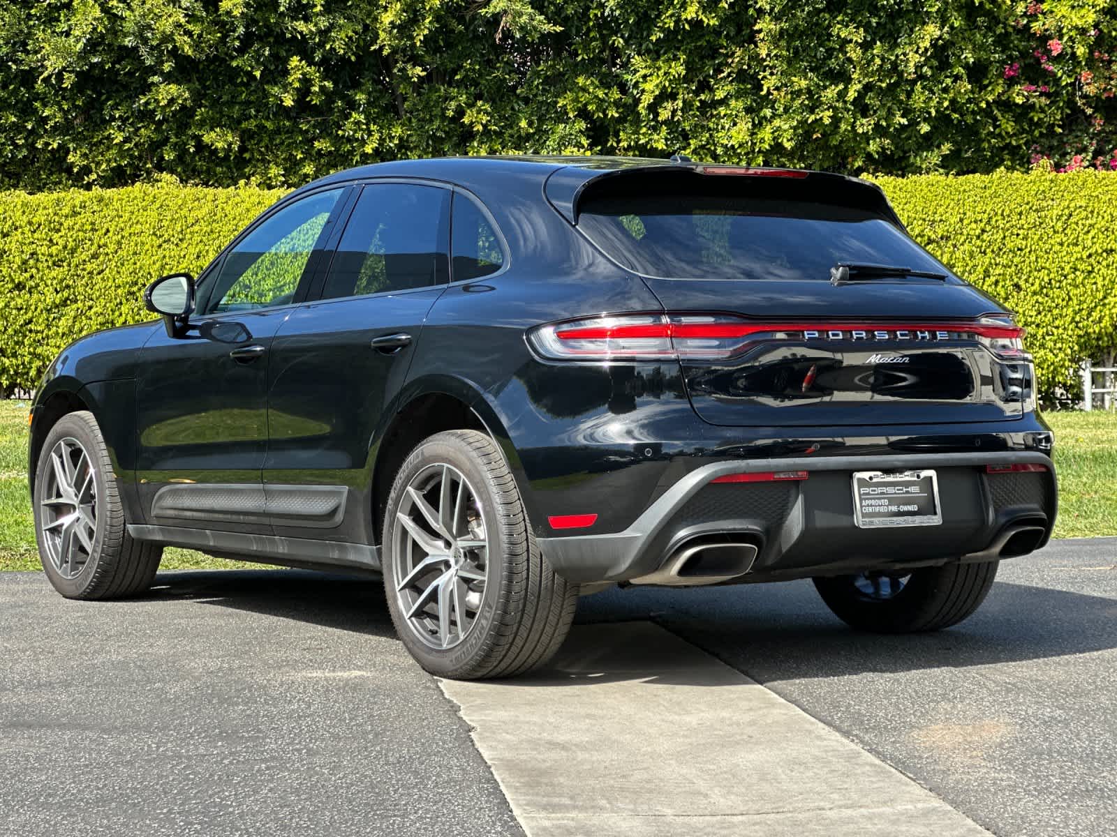 Thumbnail: 2025 Porsche Macan - 3