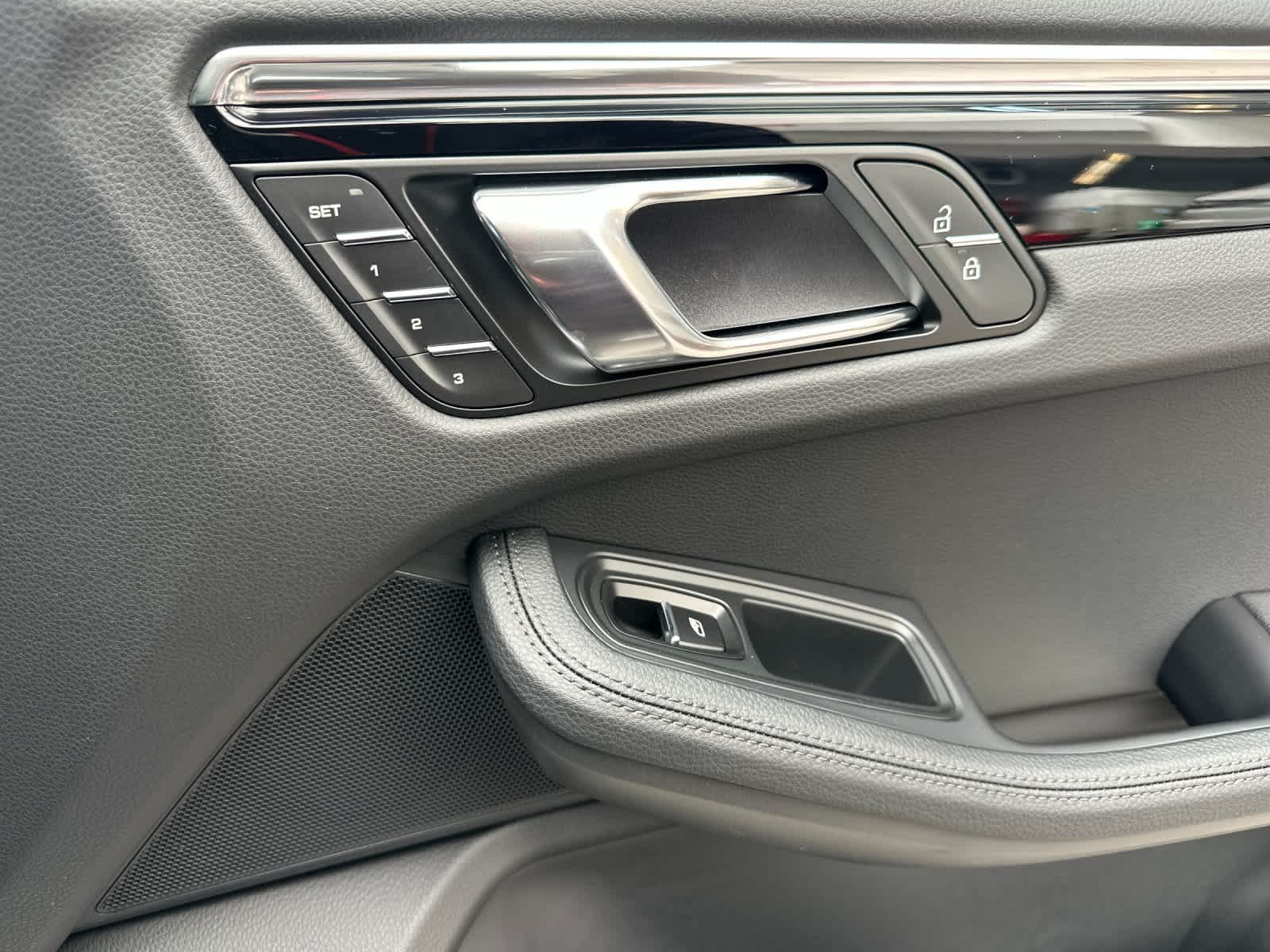 Thumbnail: 2026 Porsche Macan - 19