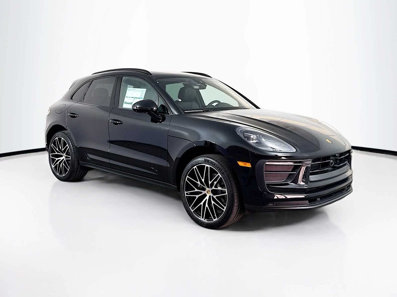 Thumbnail: 2026 Porsche Macan - 7