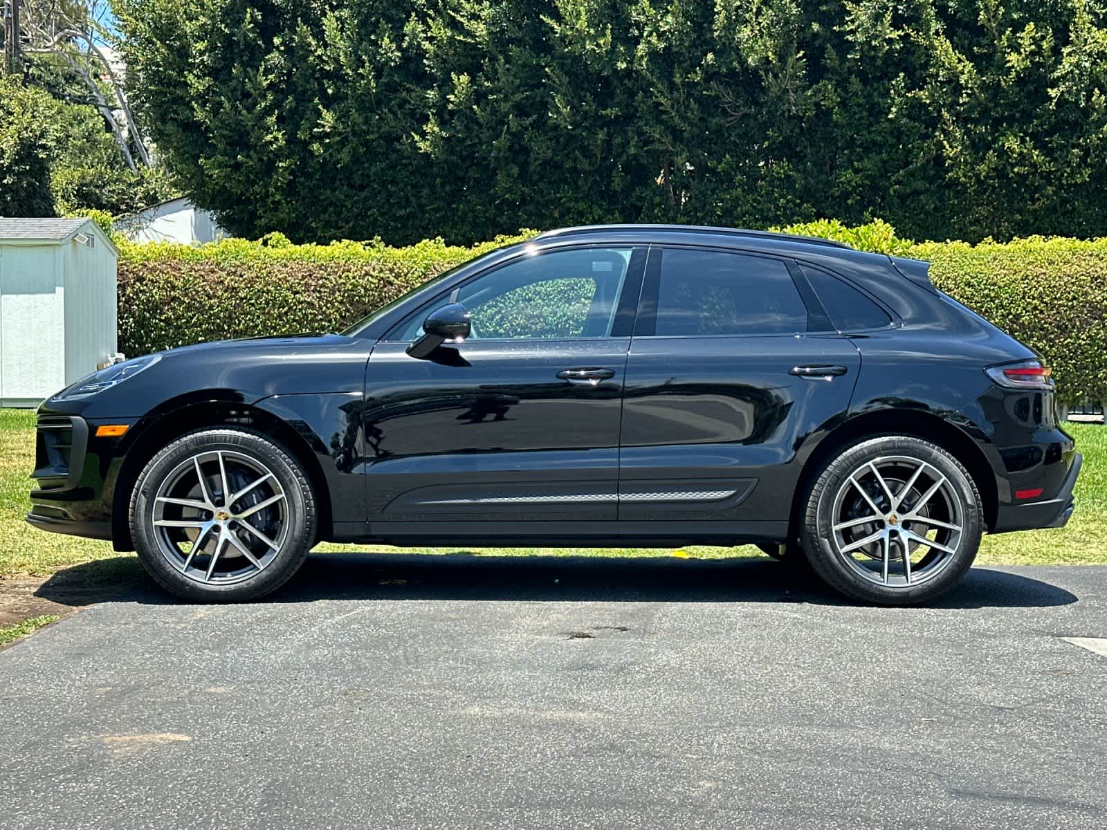 Thumbnail: 2026 Porsche Macan - 2