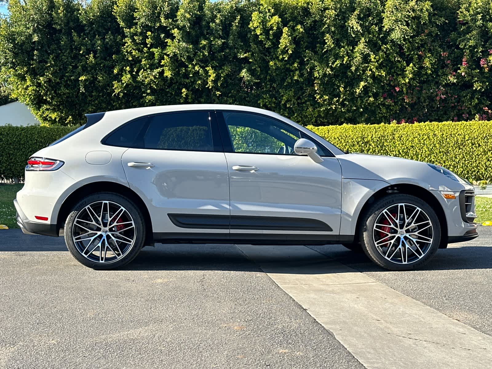 Thumbnail: 2026 Porsche Macan - 9