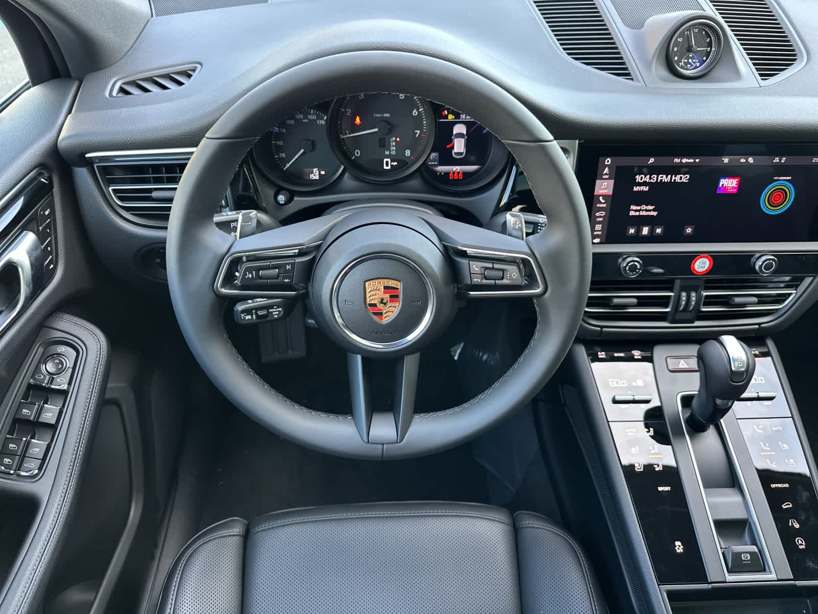 Thumbnail: 2026 Porsche Macan - 15