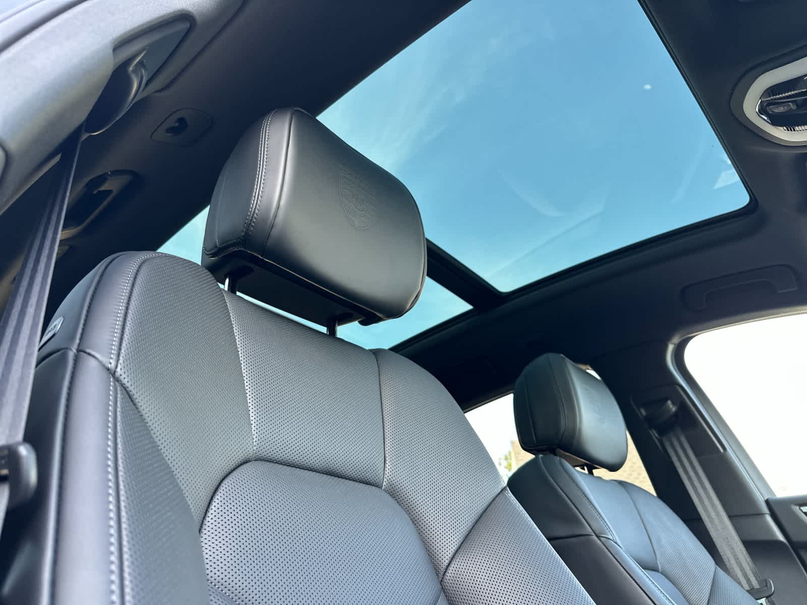 Thumbnail: 2026 Porsche Macan - 18